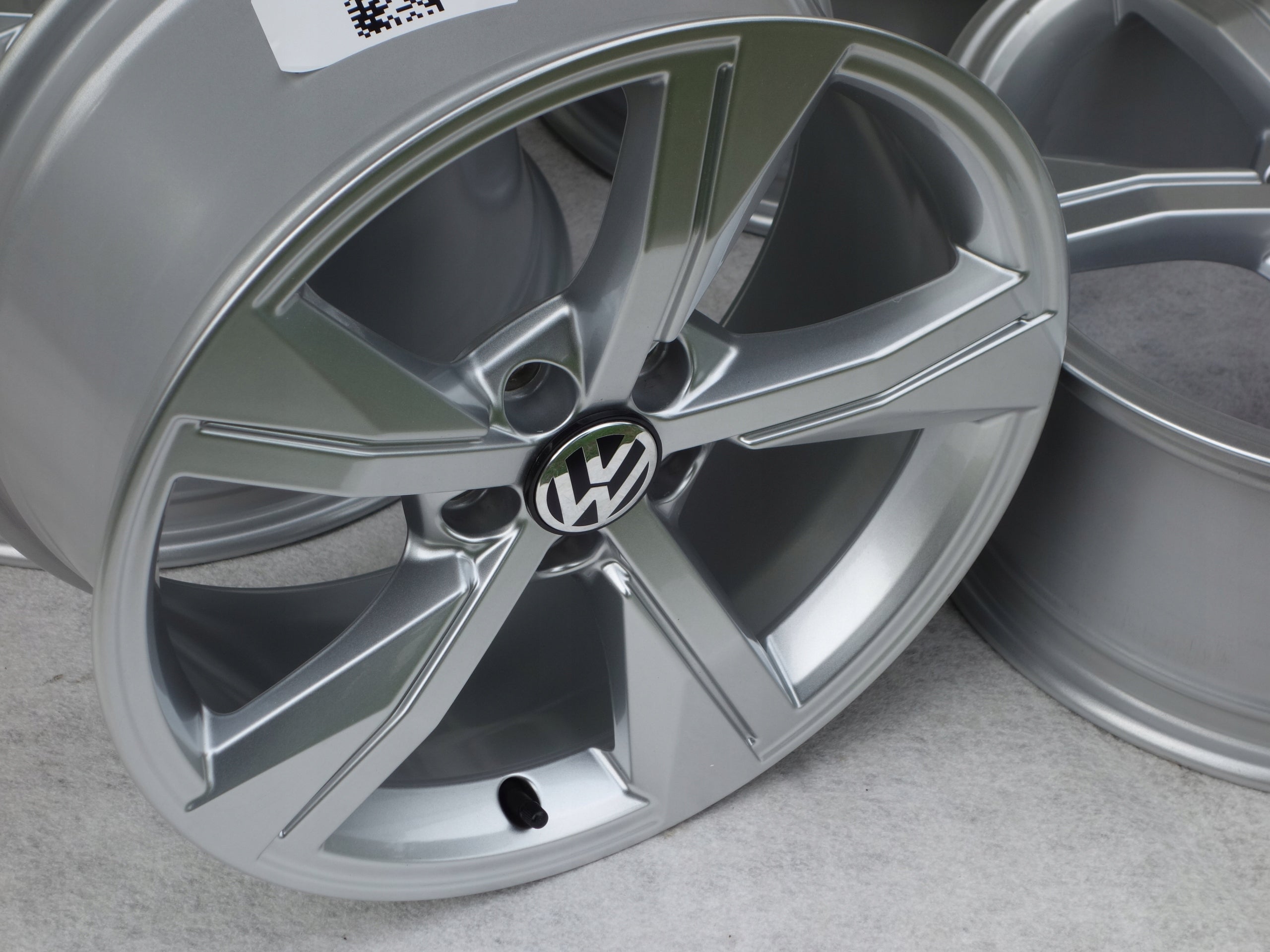 Alu Felge Volkswagen Polo Taigo 17 Zoll 7.5J 5x100 46ET 82A601025G