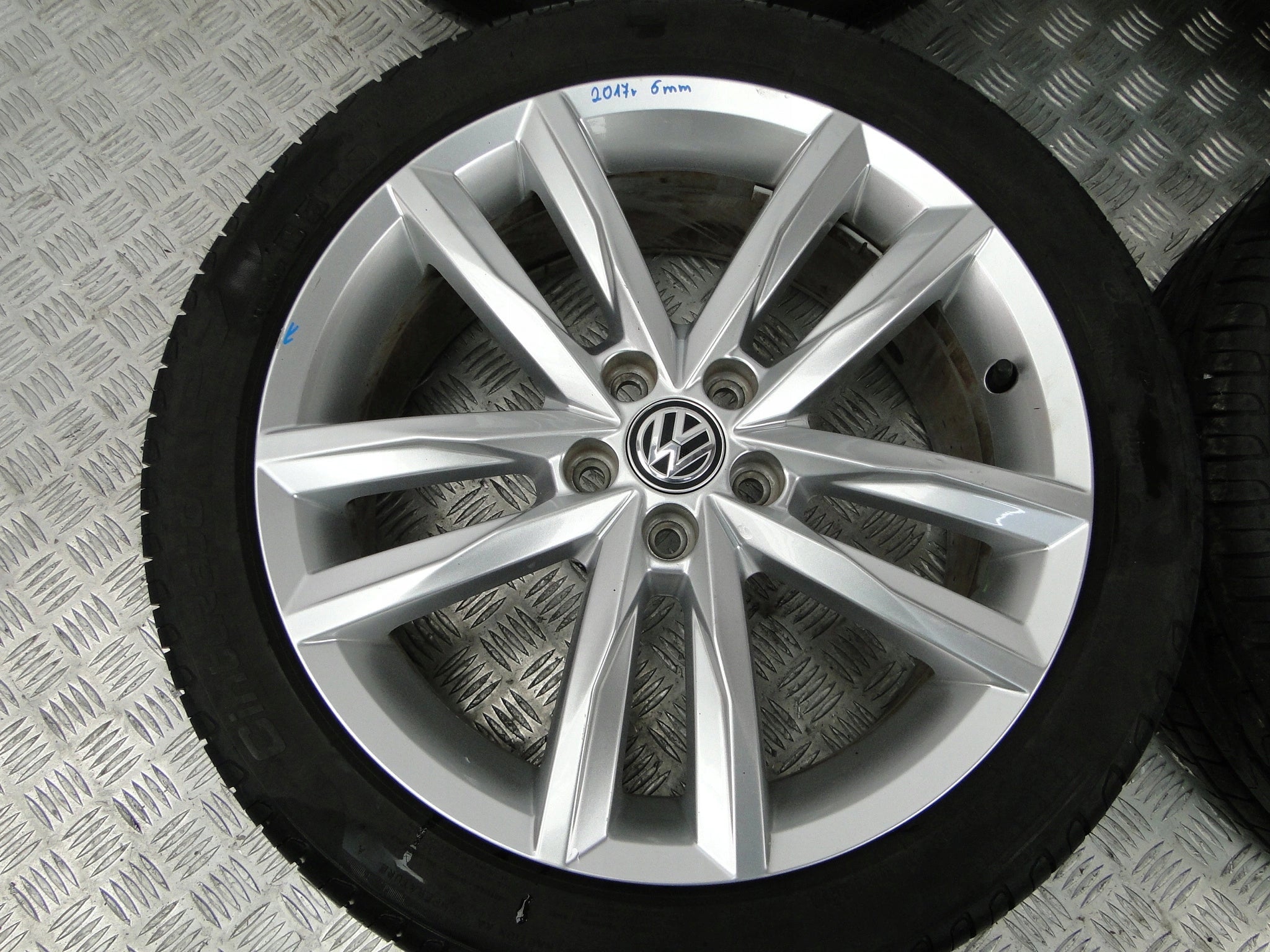 Alu Felge Volkswagen Polo Aluminum rim 17 Zoll 7.0J 5x100 51ET 2G0601025J