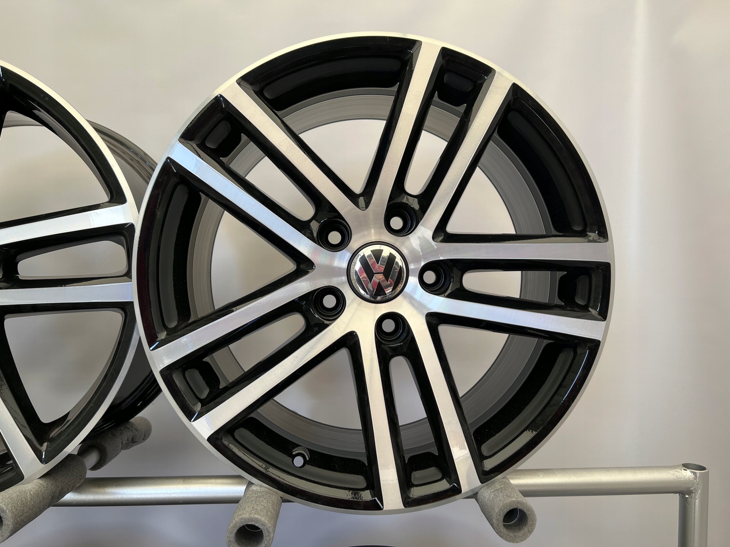  Alu Felge Volkswagen T6 Touareg Aluminum rim 19 Zoll 9.0J 5x130 7L6601025 product image