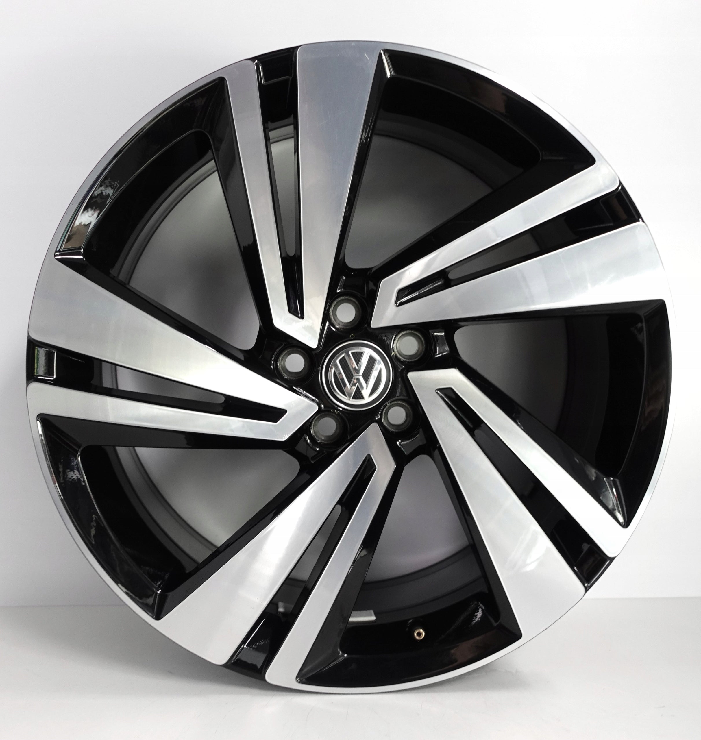 Alu Felge Volkswagen 181 Aluminum rim 18 Zoll 7.0J 5x100 39ET 2GM601025H