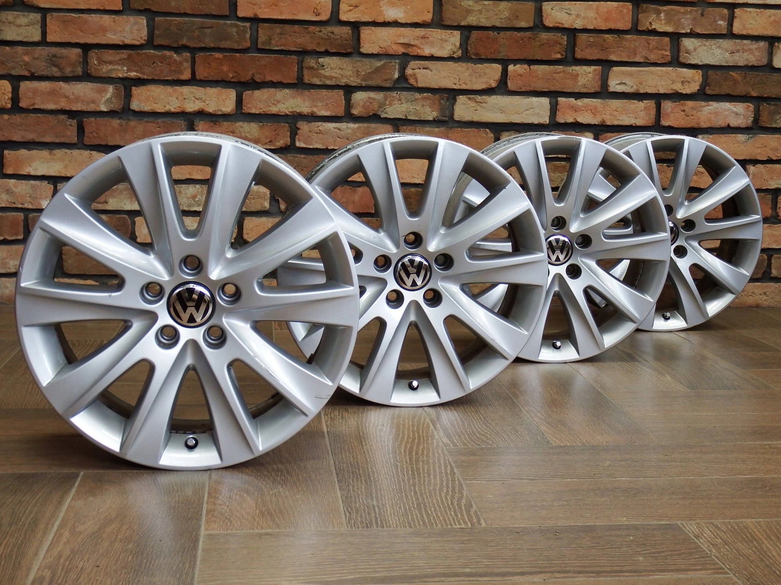  Aluminium rim Volkswagen Passat Tiguan Golf T4 17 inch 7.0J 5x112 43ET  product image