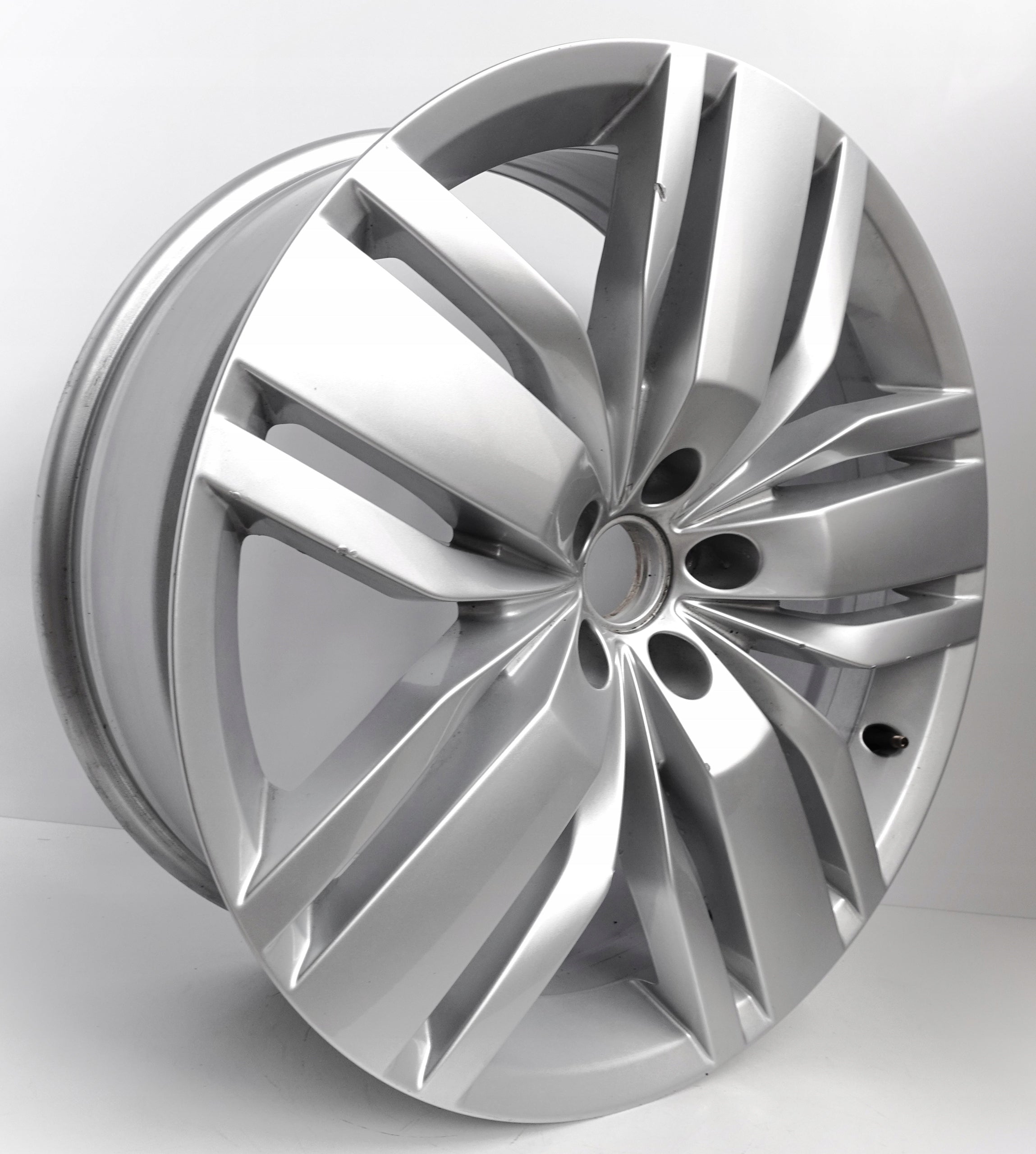 1x Alu Felge Volkswagen Touareg Amarok 20 Zoll 8.0J 5x112 34ET 3QF601025J