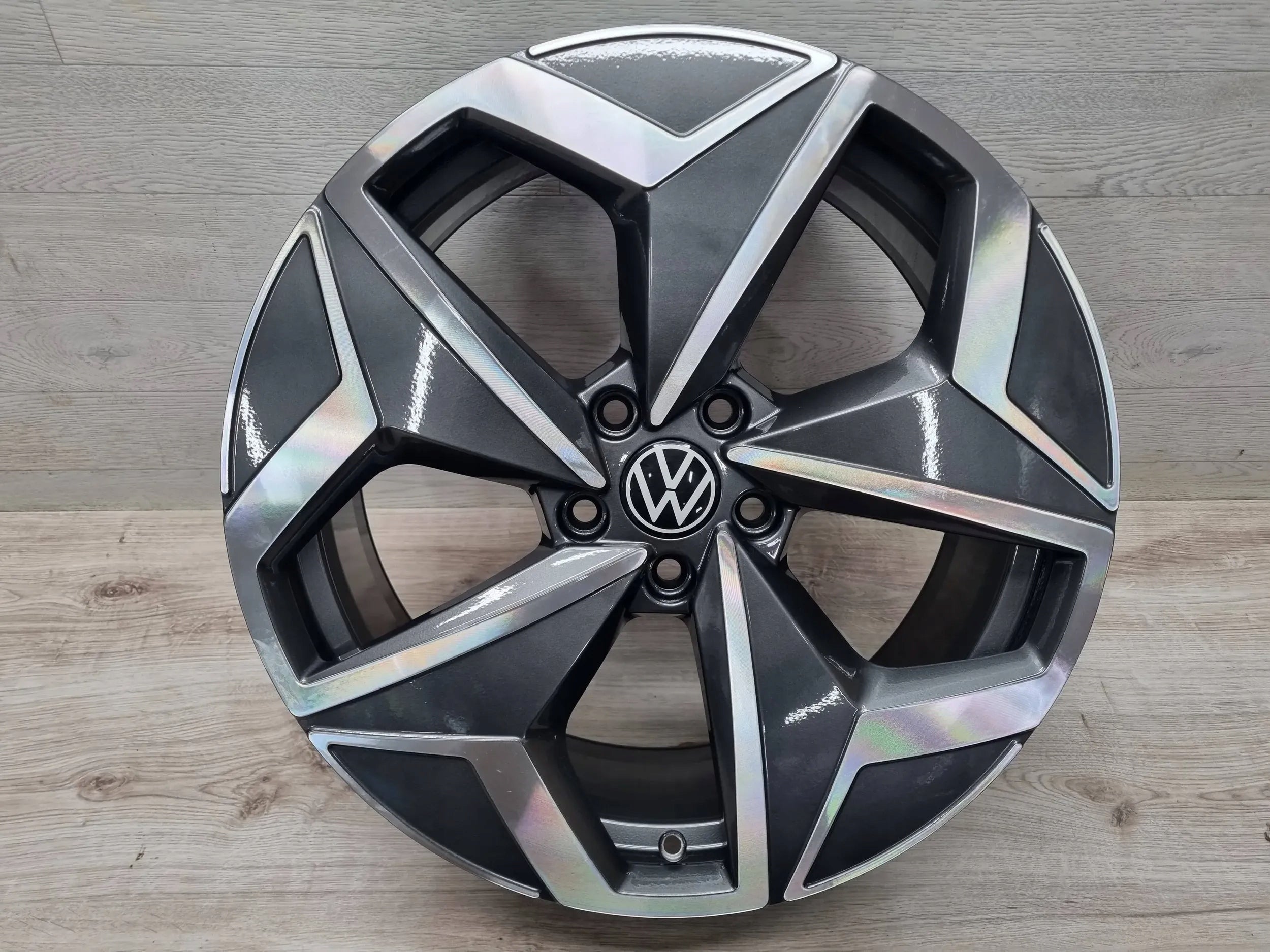 Alu Felge Volkswagen ID.3 T5 Aluminum rim 19 Zoll 7.5J 5x112 50ET 10A601025H