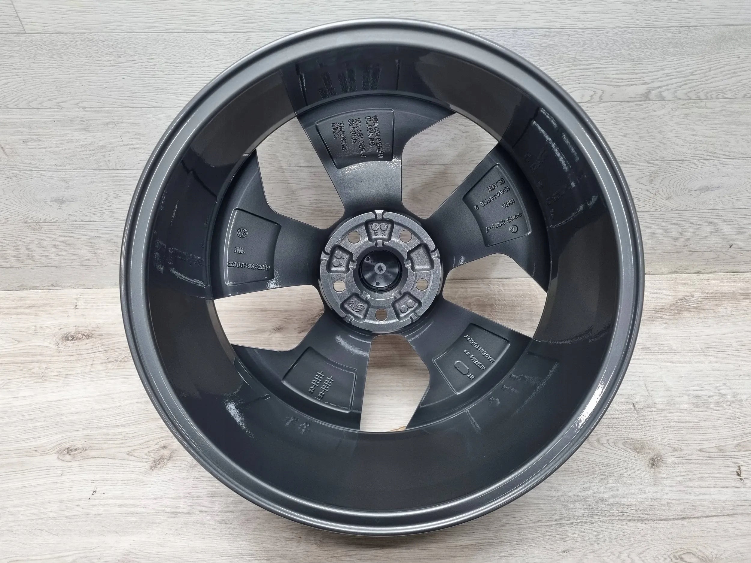 Alu Felge Volkswagen ID.3 T5 Aluminum rim 19 Zoll 7.5J 5x112 50ET 10A601025H