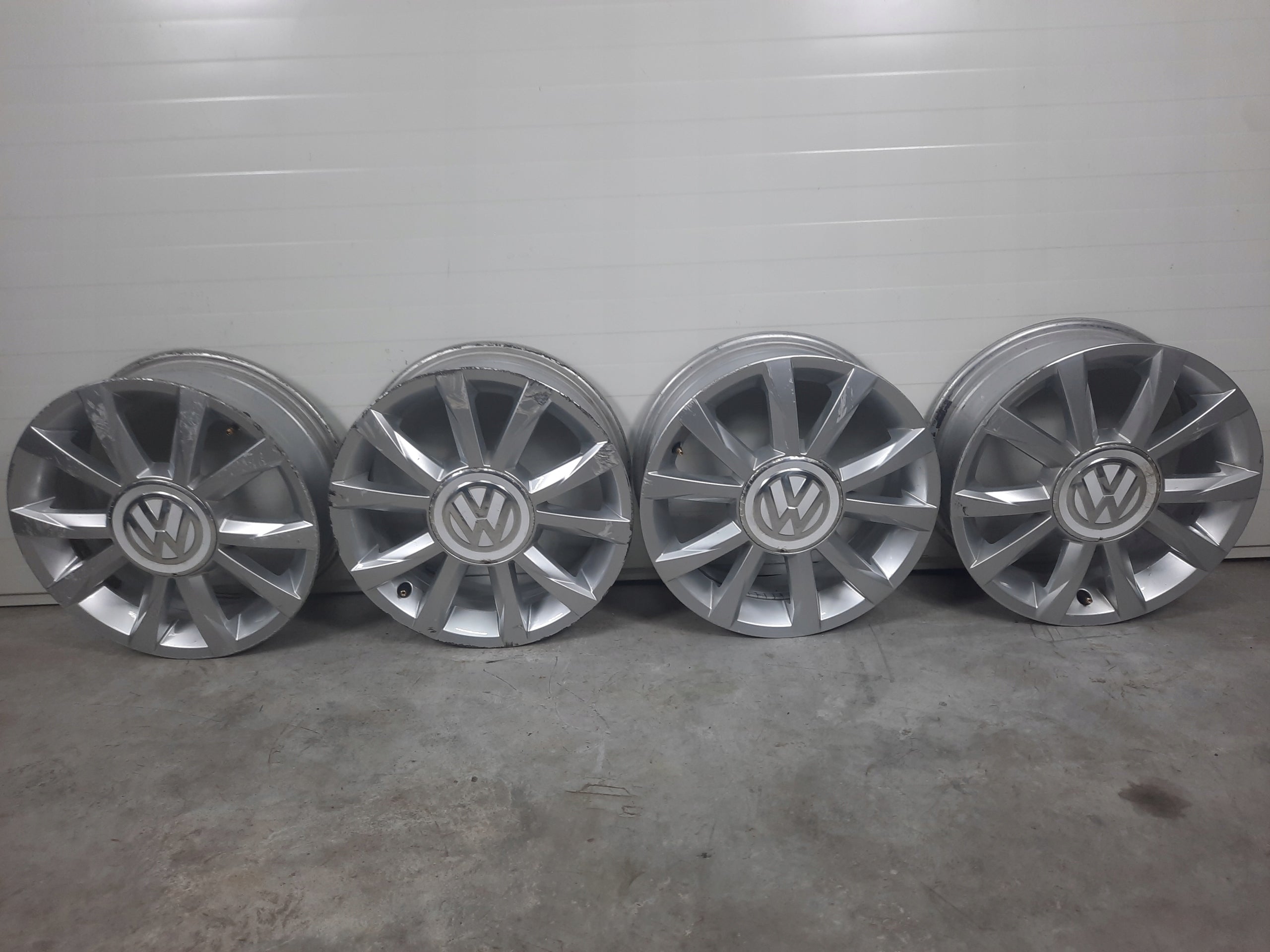 Alu Felge Volkswagen Up T4 Aluminum rim 15 Zoll 5.5J 4x100 41ET 1S0601025AP