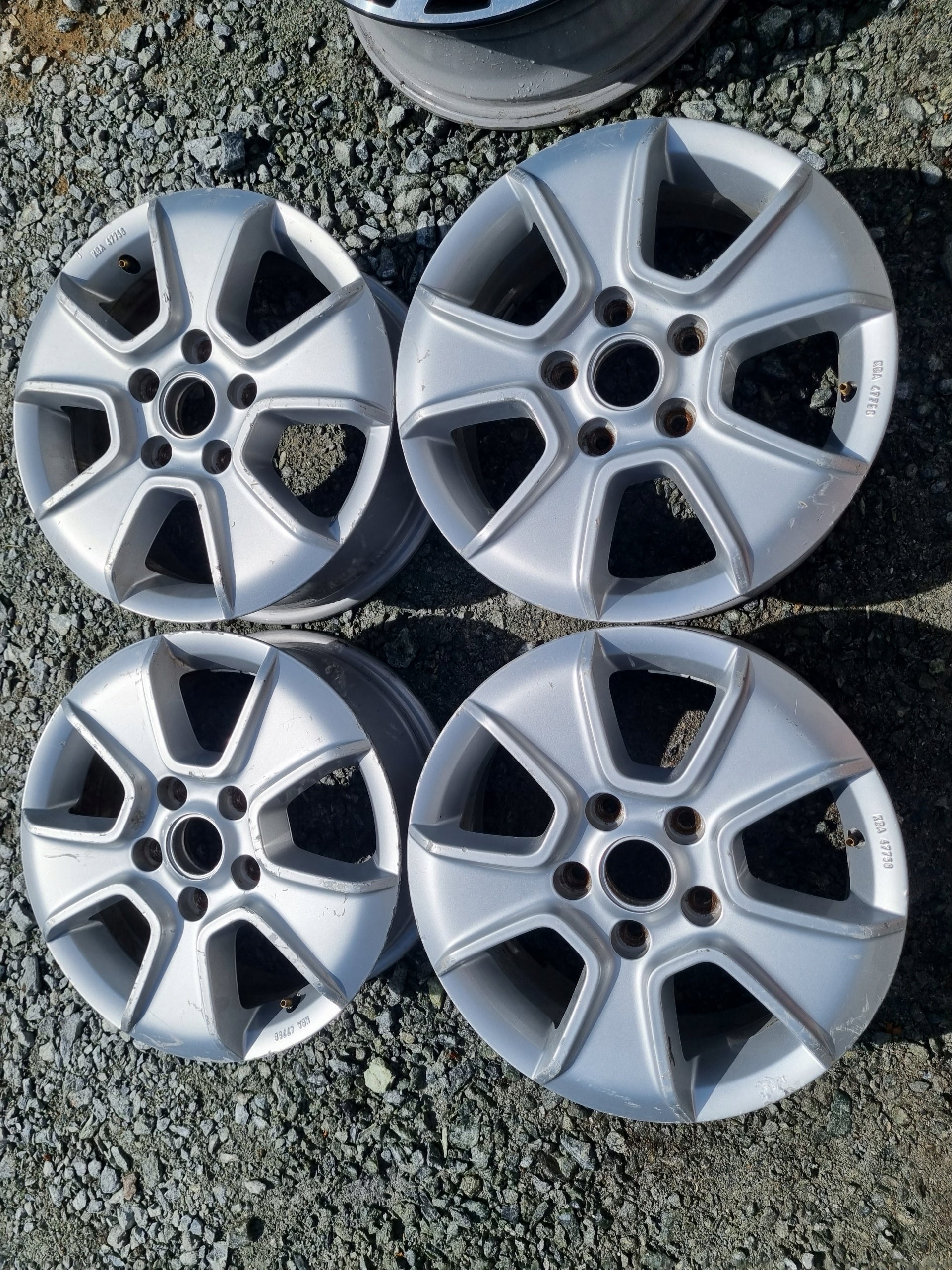  Alu Felge Volkswagen Amarok Aluminum rim 16 Zoll 6.5J 5x120 62ET 2H0071496 product image