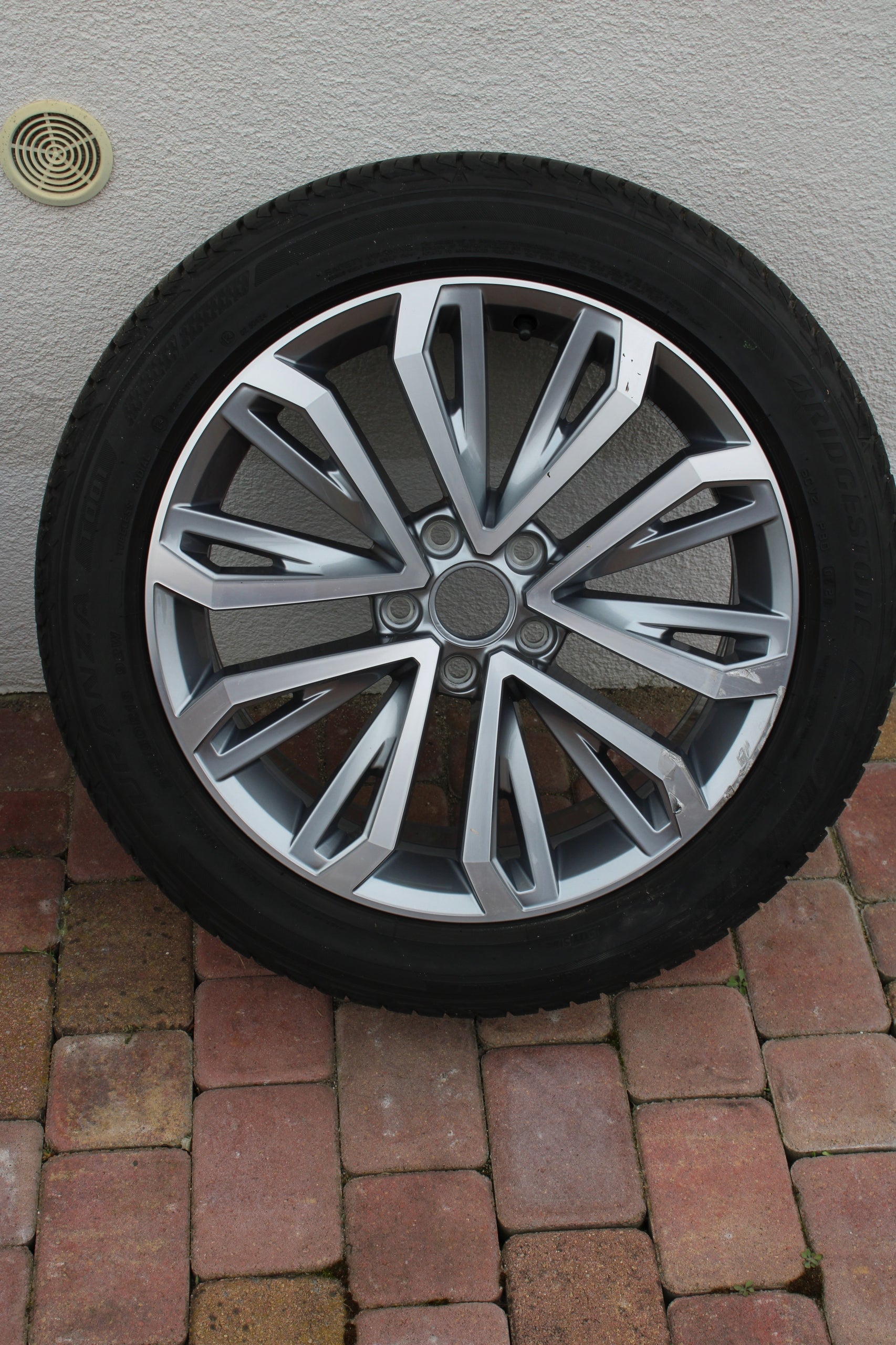 1x Alu Felge Volkswagen T4 Aluminum rim 18 Zoll 7.0J 5x112 2GA601025E