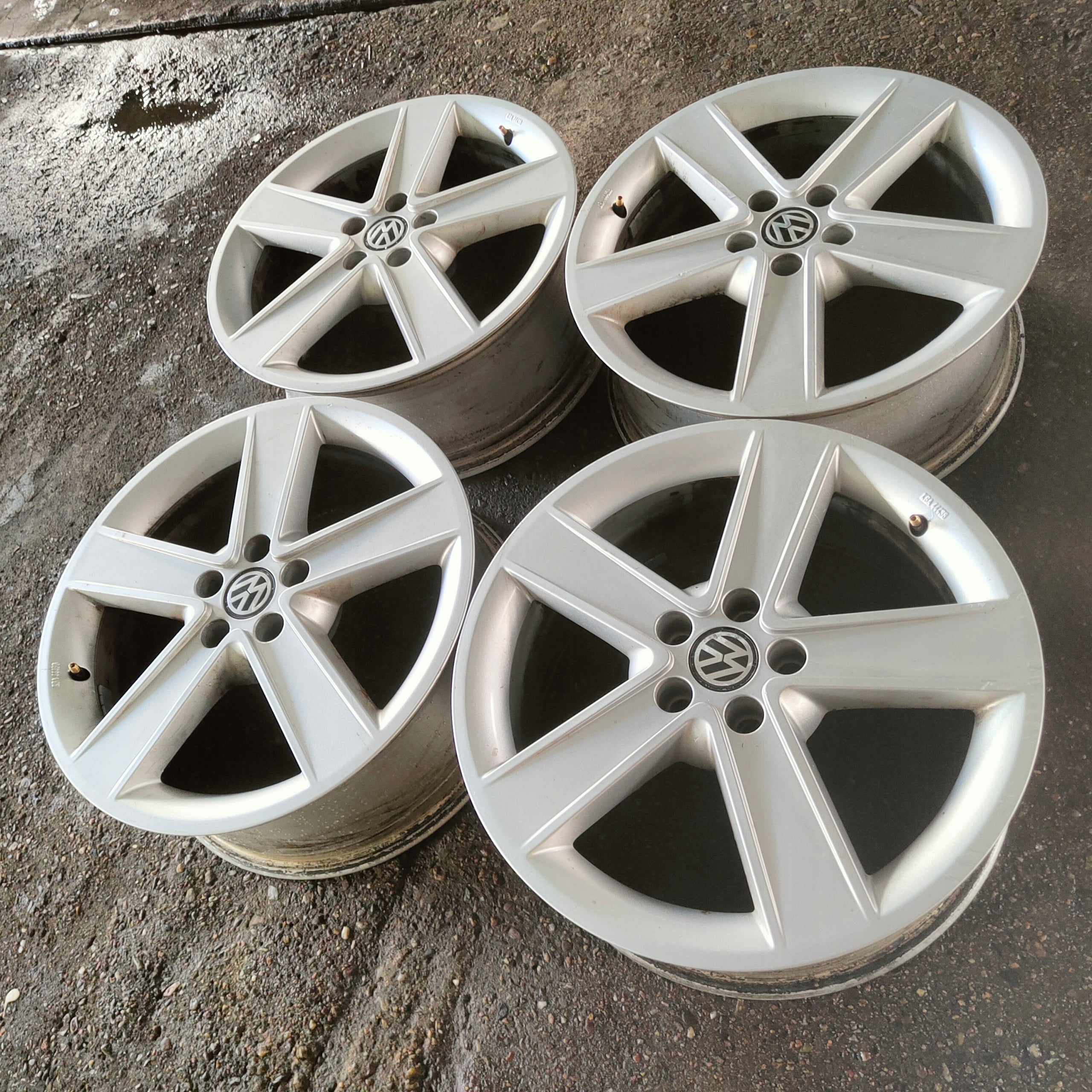 Alu Felge Volkswagen LT Aluminum rim 17 Zoll 7.0J 5x100 38ET