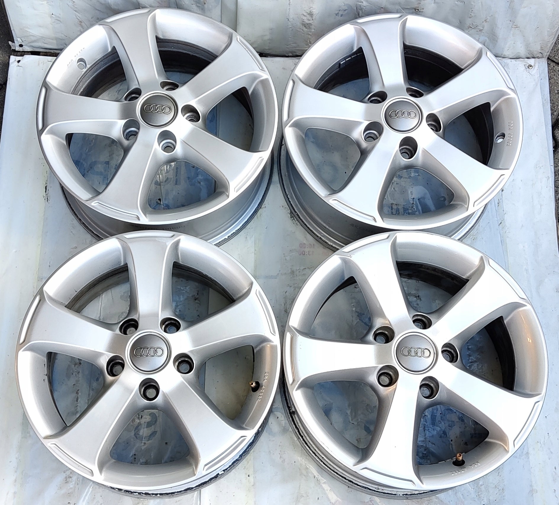 Alu Felge Volkswagen T5 Aluminum rim 15 Zoll 6.5J 5x112 50ET 1T1071495A