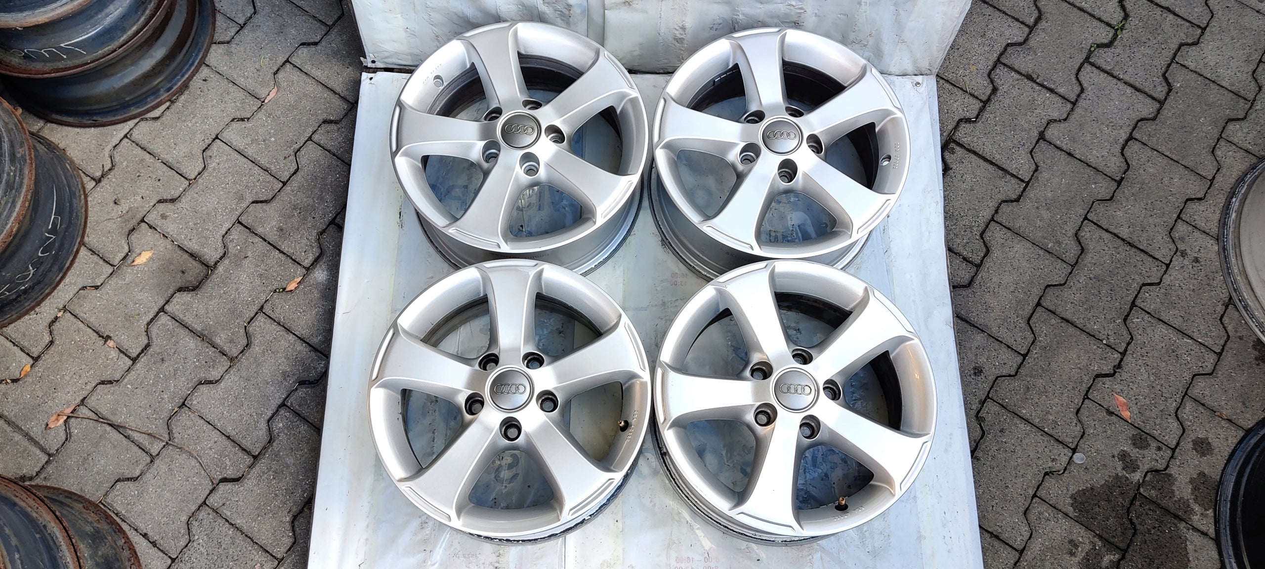 Alu Felge Volkswagen T5 Aluminum rim 15 Zoll 6.5J 5x112 50ET 1T1071495A