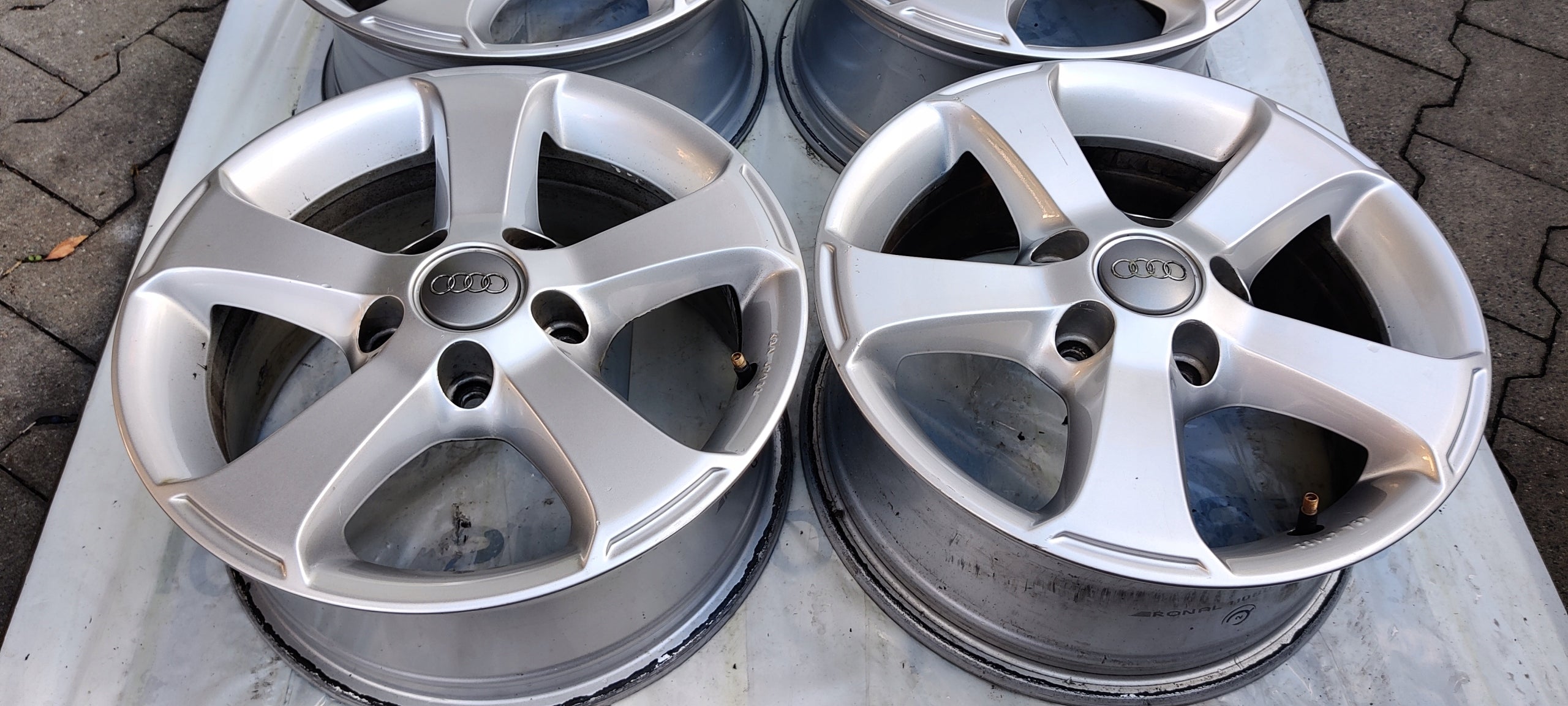 Alu Felge Volkswagen T5 Aluminum rim 15 Zoll 6.5J 5x112 50ET 1T1071495A