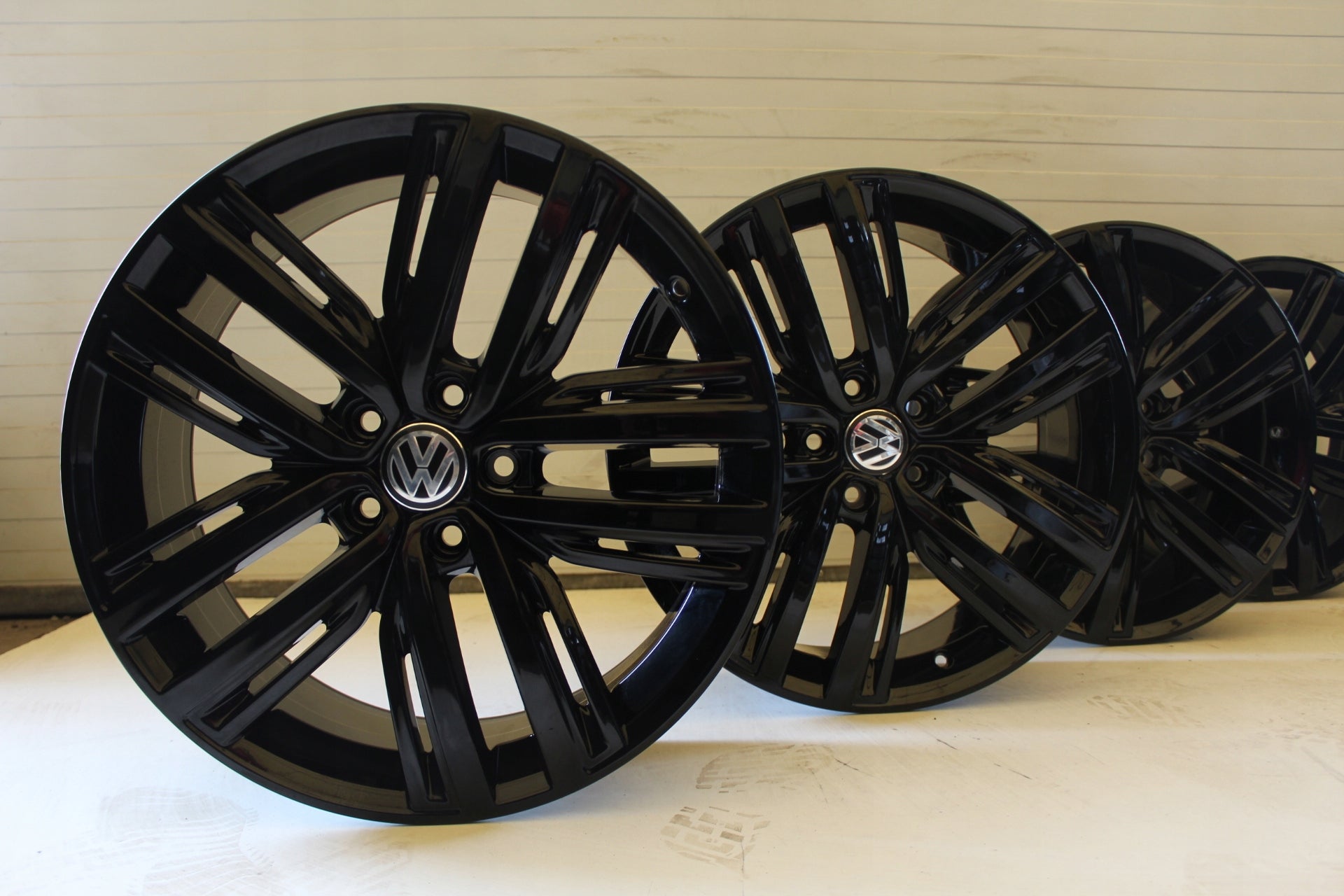  Alu Felge Volkswagen Tiguan Sharan T4 19 Zoll 7.0J 5x112 43ET 5NA601025F product image