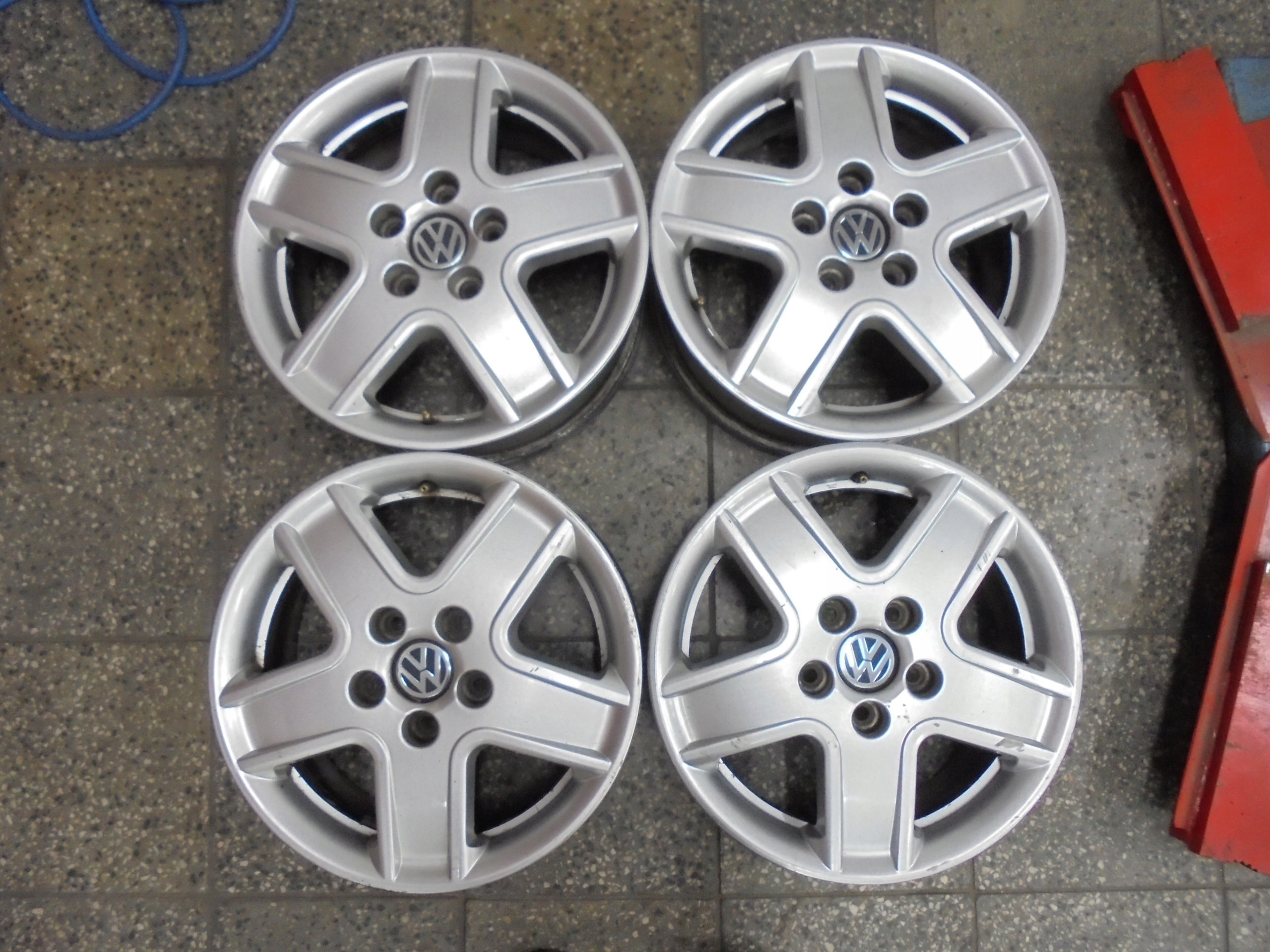 Alu Felge Volkswagen Sharan T4 Aluminum rim 16 Zoll 7.0J 5x112 59ET 7M3601149