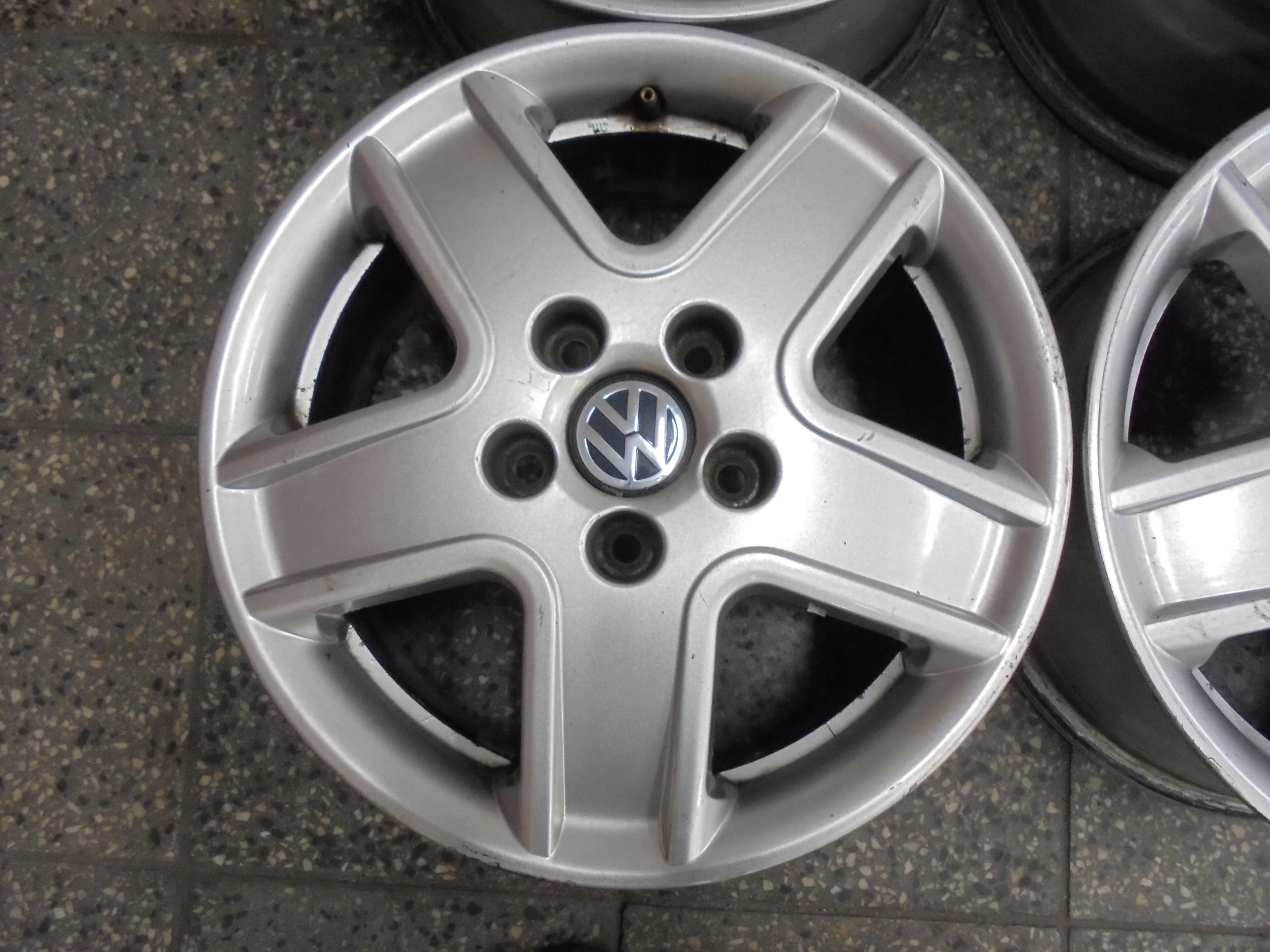 Alu Felge Volkswagen Sharan T4 Aluminum rim 16 Zoll 7.0J 5x112 59ET 7M3601149