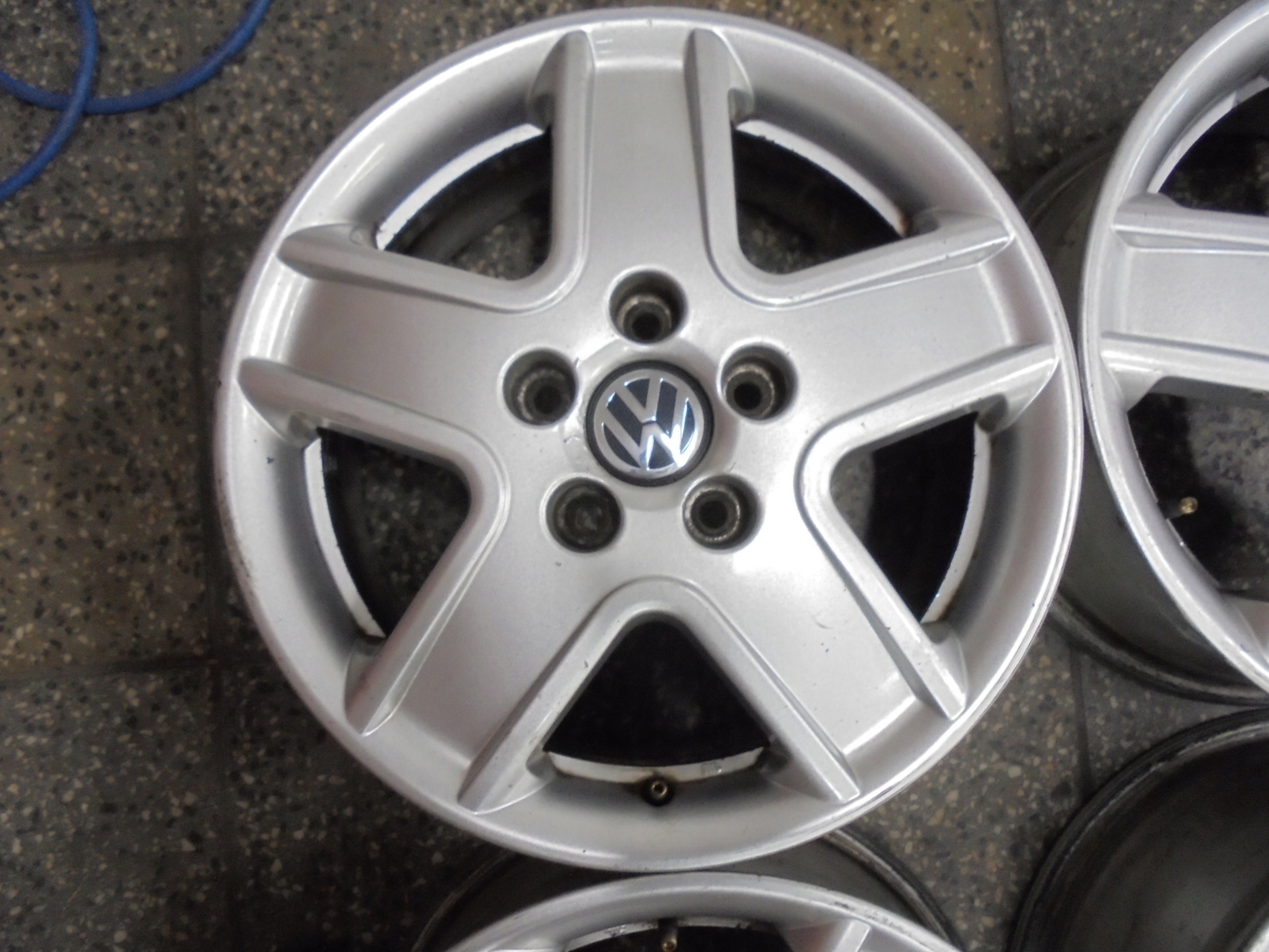 Alu Felge Volkswagen Sharan T4 Aluminum rim 16 Zoll 7.0J 5x112 59ET 7M3601149