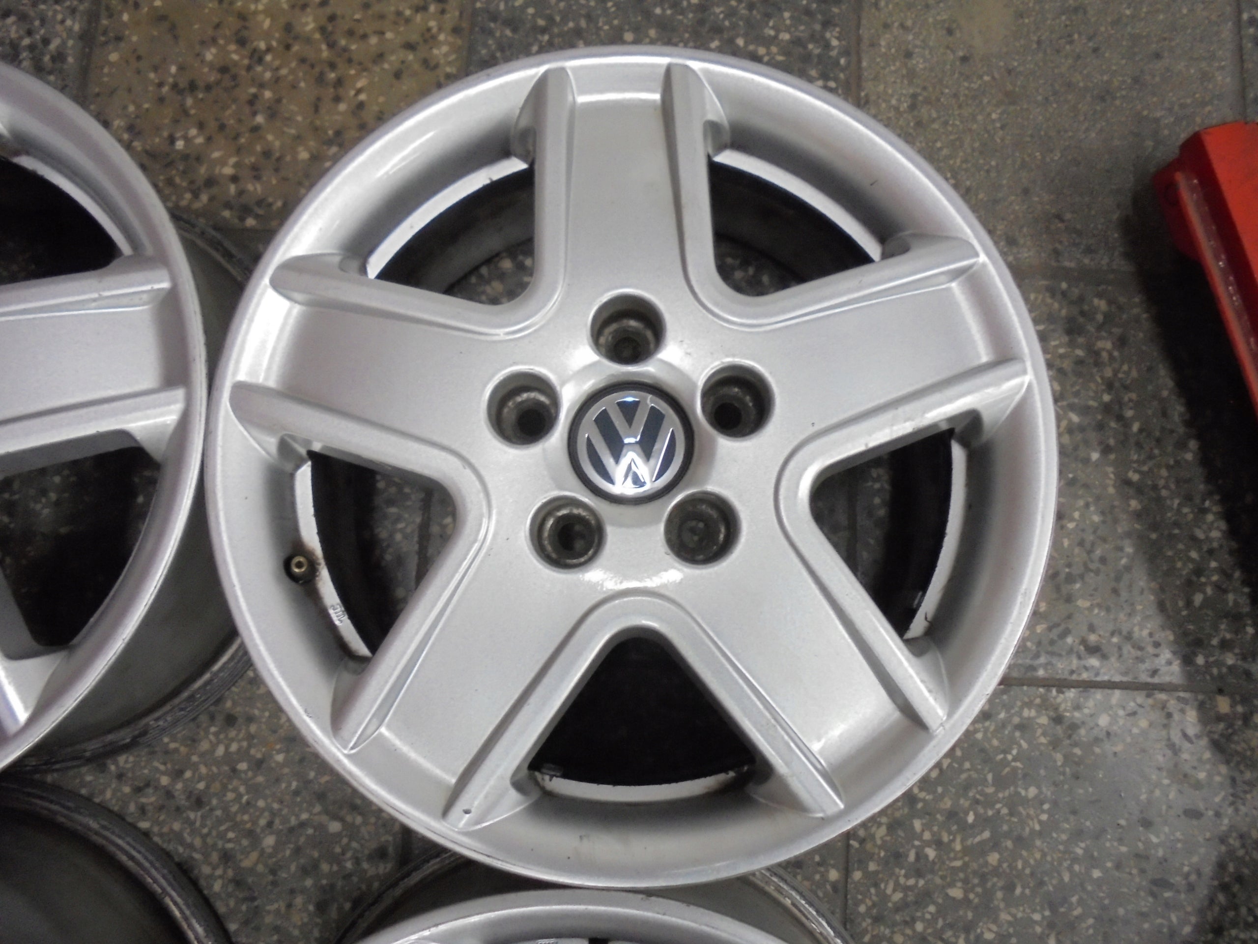 Alu Felge Volkswagen Sharan T4 Aluminum rim 16 Zoll 7.0J 5x112 59ET 7M3601149