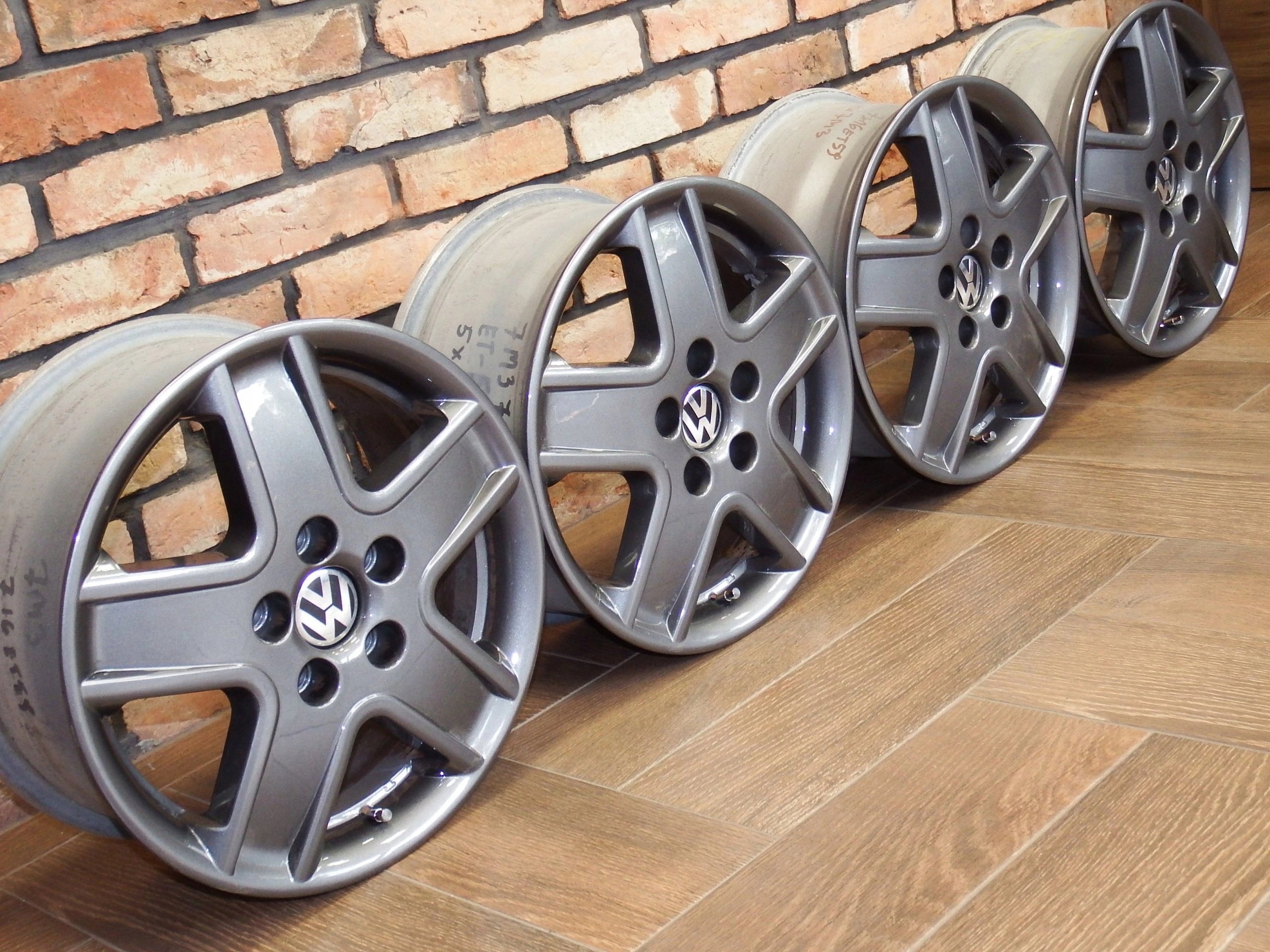 Alu Felge Volkswagen Sharan T5 Aluminum rim 16 Zoll 7.0J 5x112 59ET