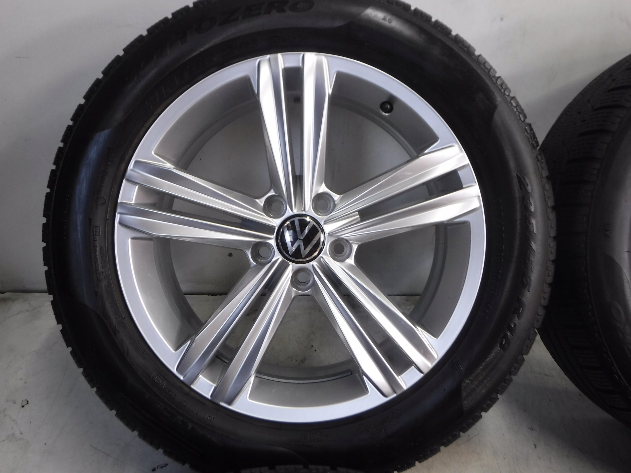 Alu Felge Volkswagen Sharan Tiguan 18 Zoll 7.0J 5x112 43ET 5NA601025M