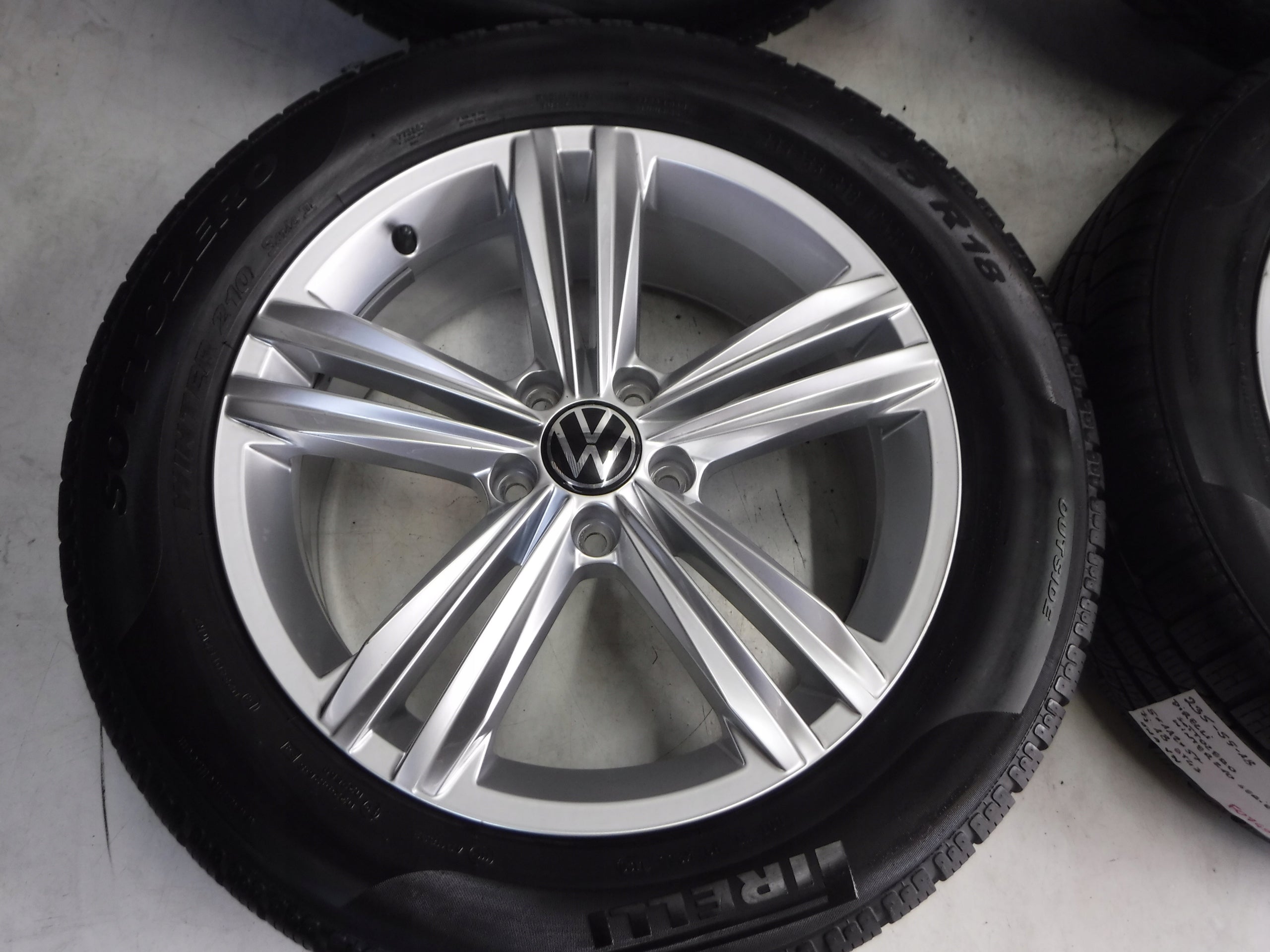 Alu Felge Volkswagen Sharan Tiguan 18 Zoll 7.0J 5x112 43ET 5NA601025M