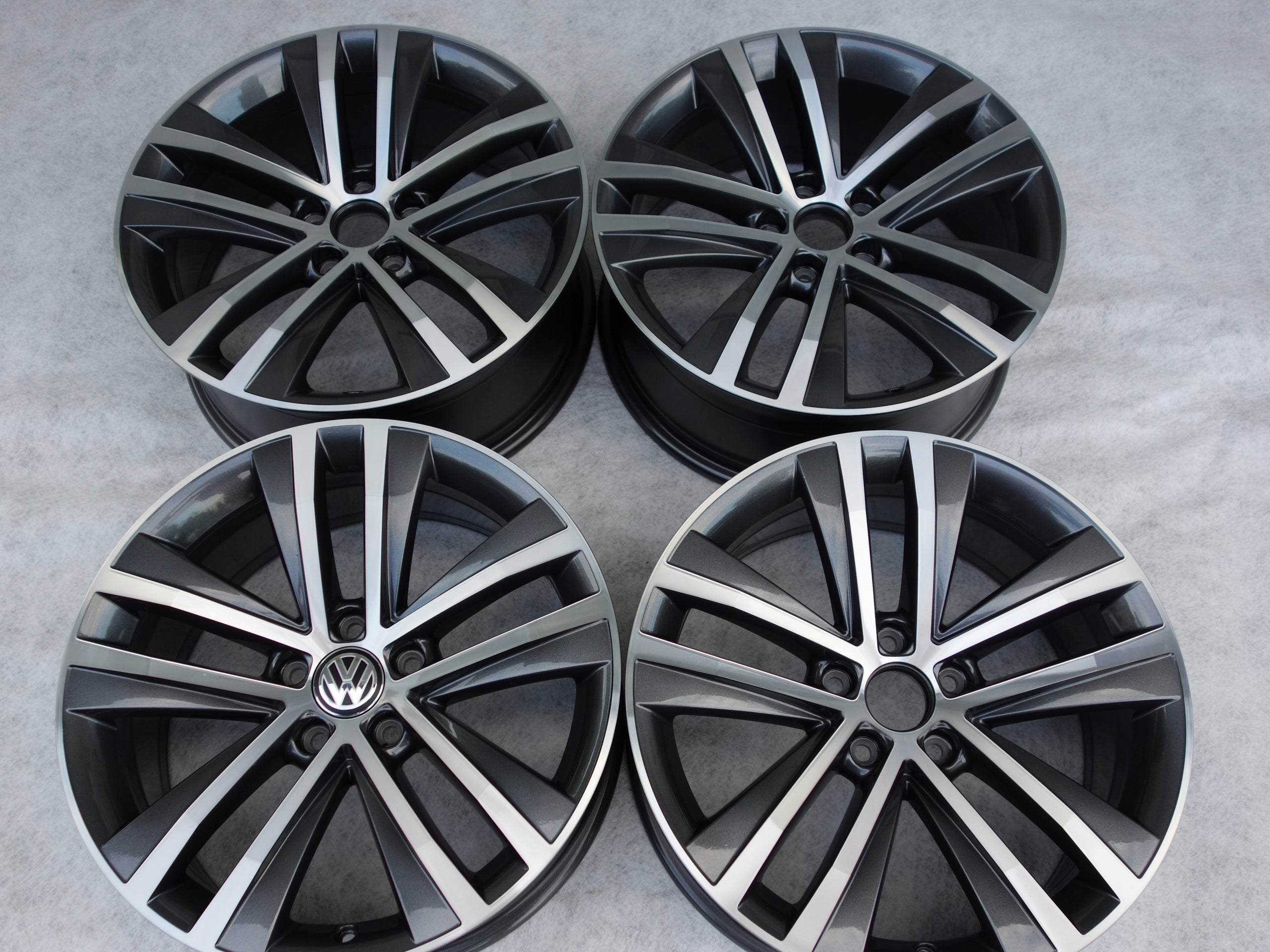 Alu Felge Volkswagen Sharan Aluminum rim 18 Zoll 7.5J 5x112 35ET 7N0601025F