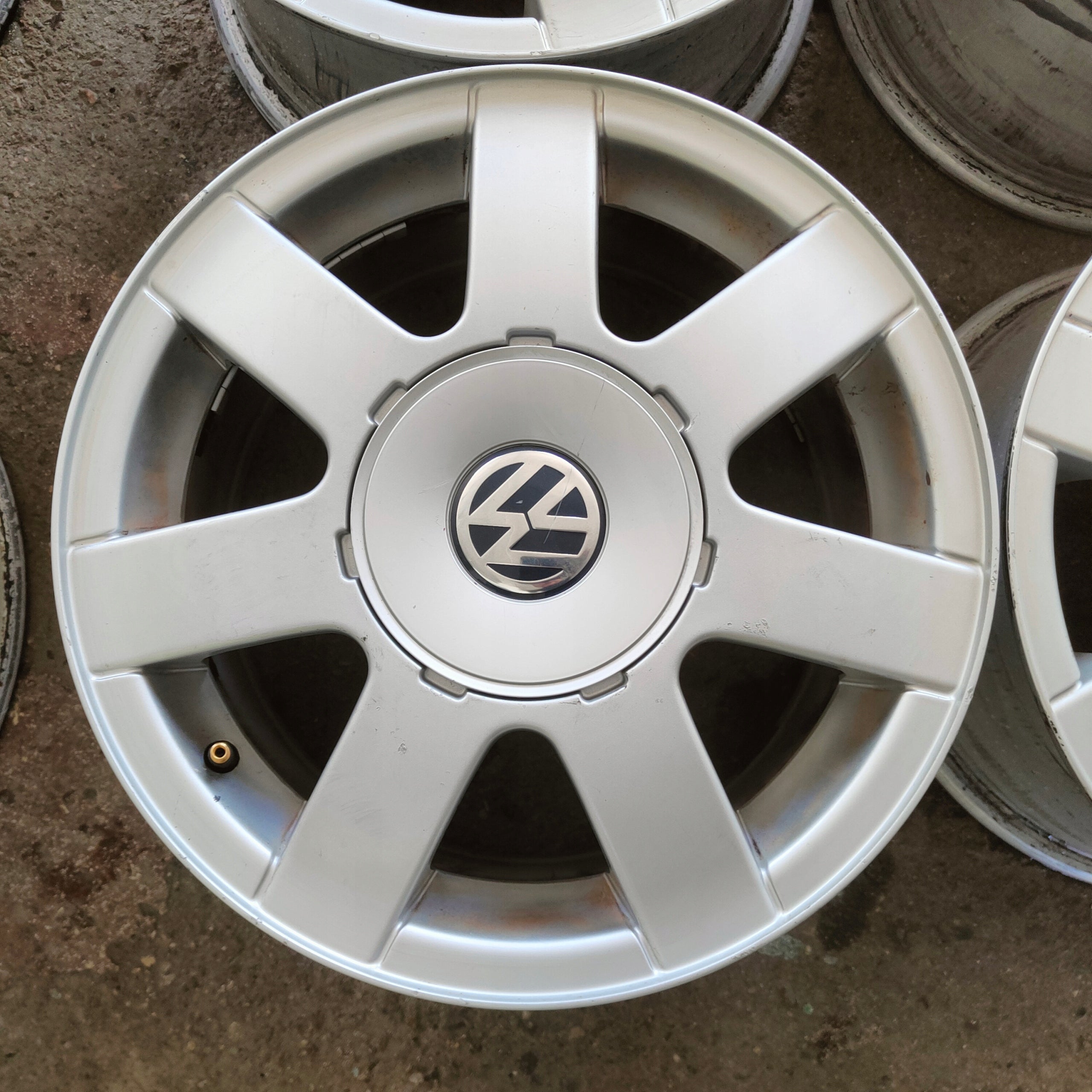 Alu Felge Volkswagen Crafter Aluminum rim 15 Zoll 7.0J 5x112 45ET 3B0601025A