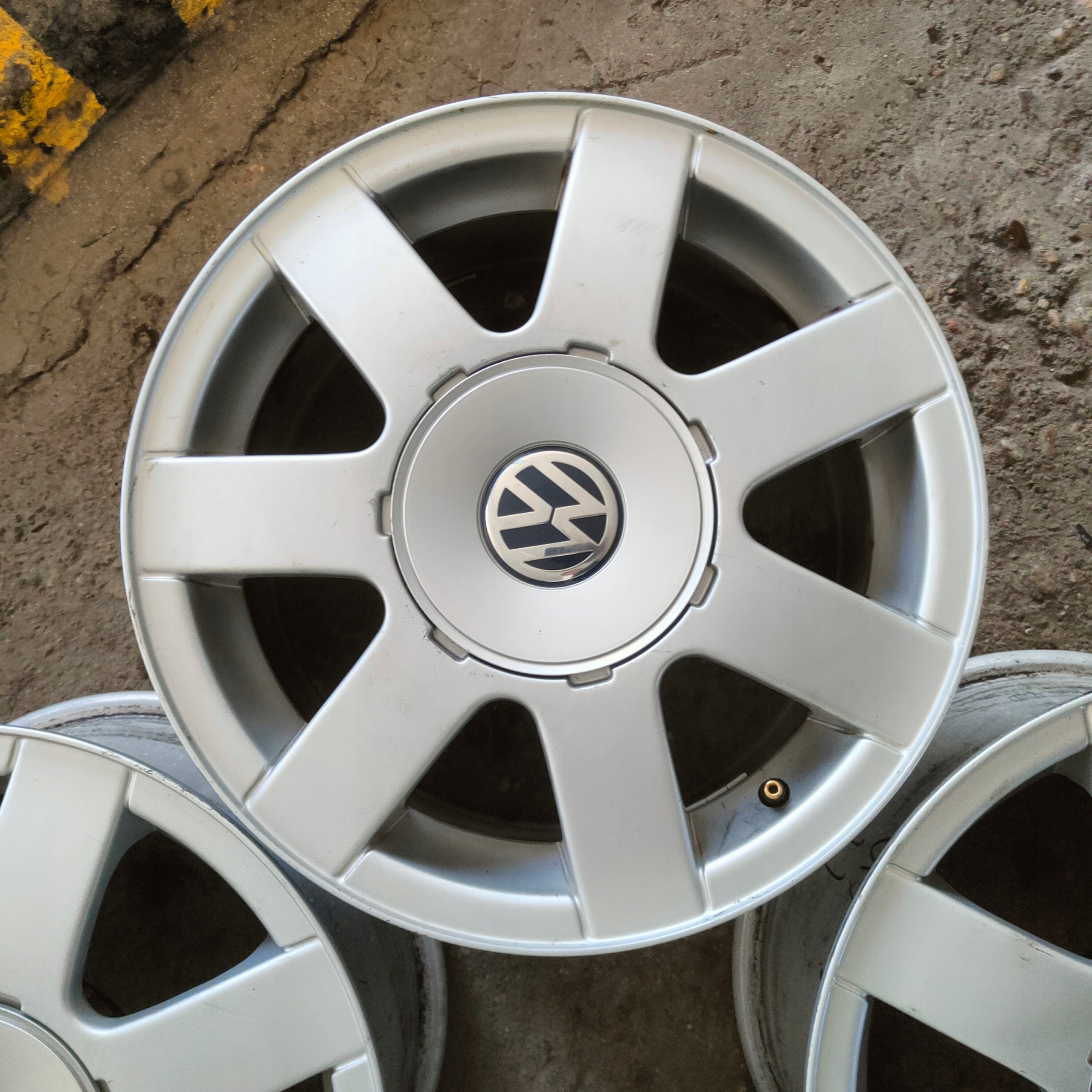 Alu Felge Volkswagen Crafter Aluminum rim 15 Zoll 7.0J 5x112 45ET 3B0601025A