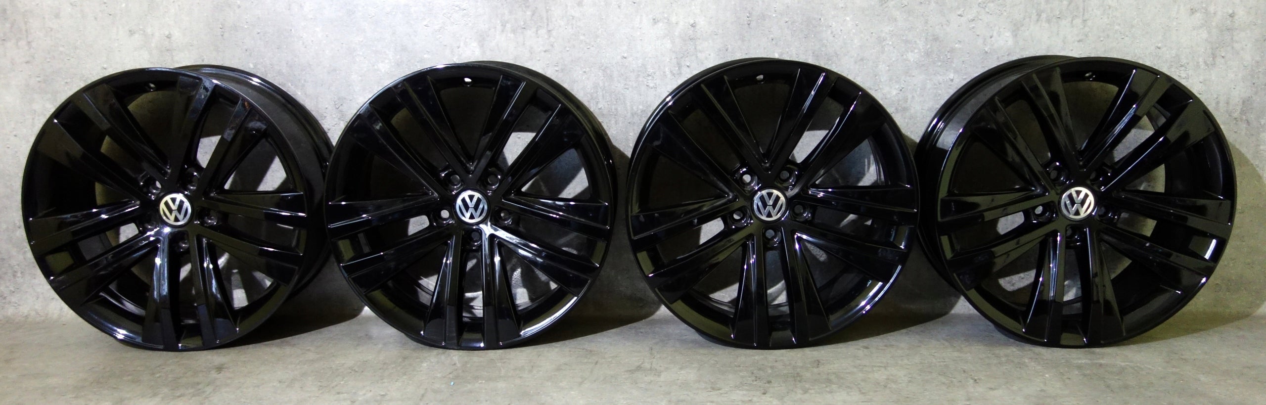  Alu Felge Volkswagen Sharan Aluminum rim 18 Zoll 7.5J 5x112 35ET 7N0601025F product image