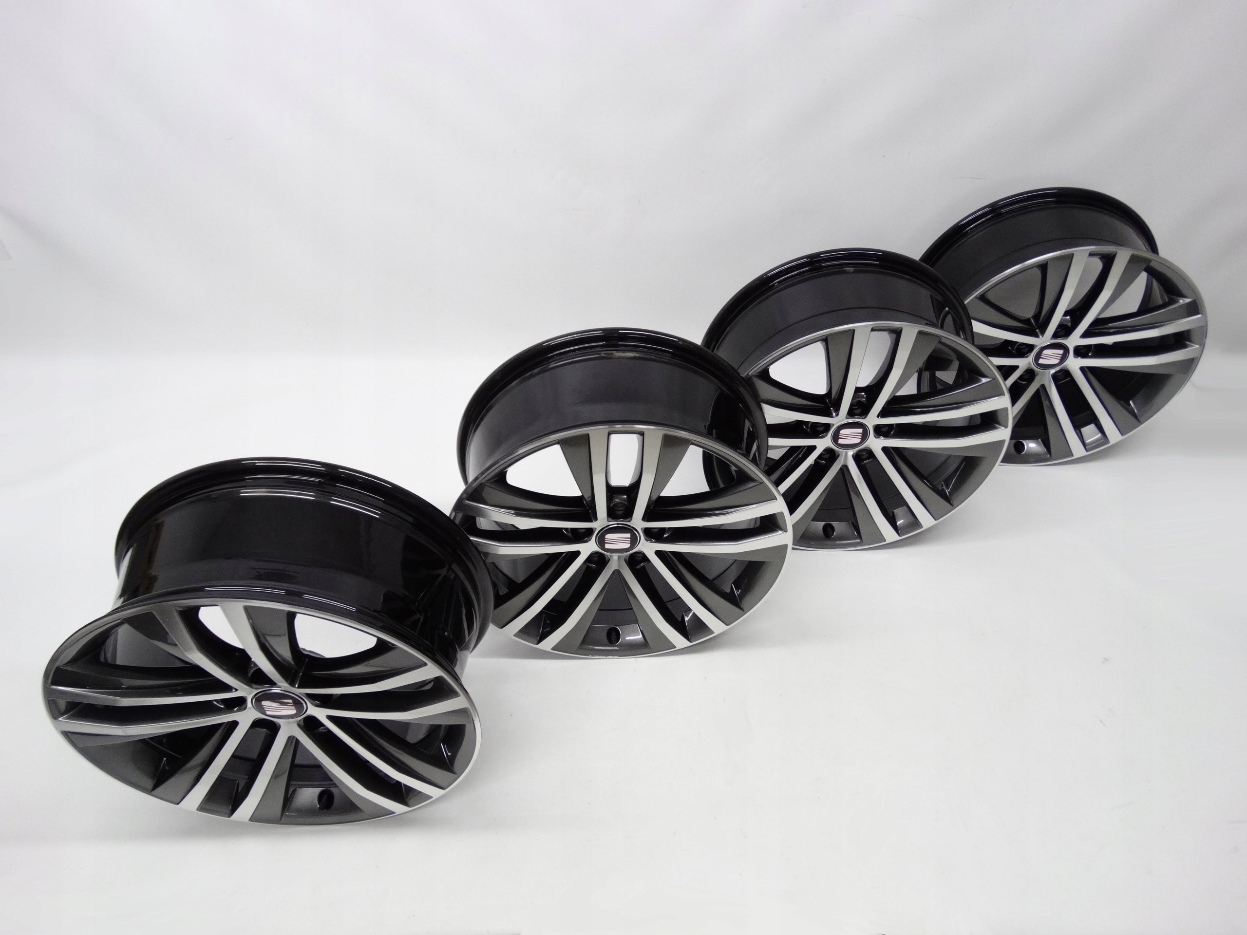 Alu Felge Volkswagen Sharan Aluminum rim 18 Zoll 7.5J 5x112 35ET 7N0601025F