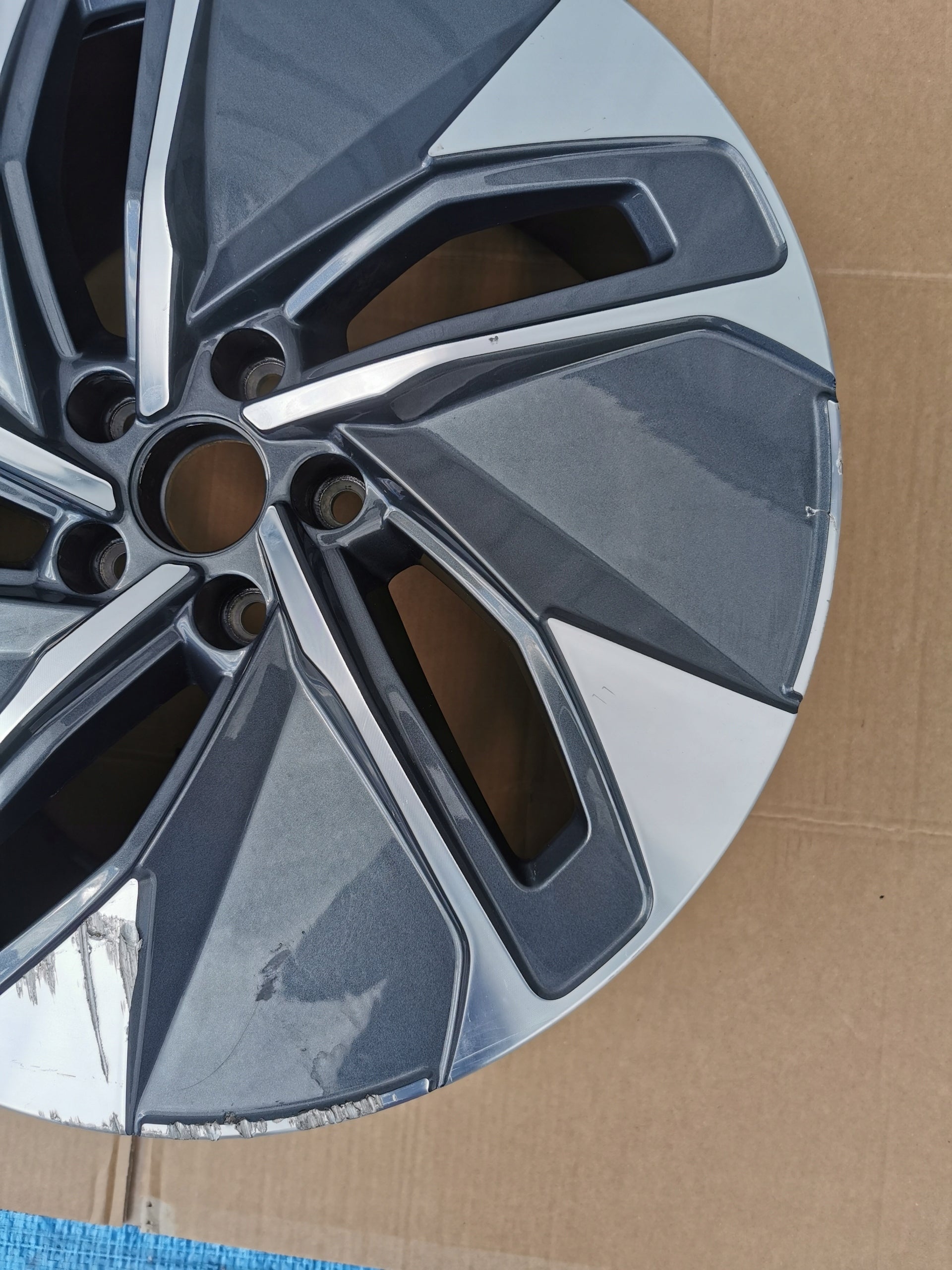 1x Alu Felge Volkswagen T4 Aluminum rim 19 Zoll 9.0J 5x112 45ET 11A601025MB