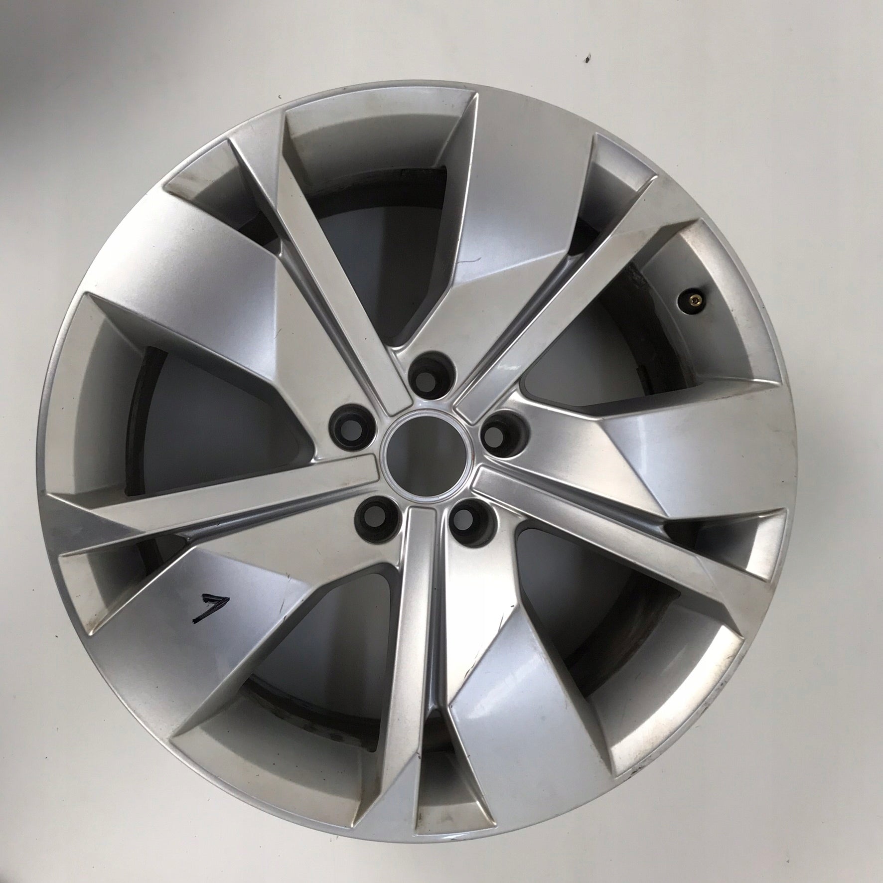 Alu Felge Volkswagen T2 Touareg 18 Zoll 8.0J 5x112 25ET 760601025A