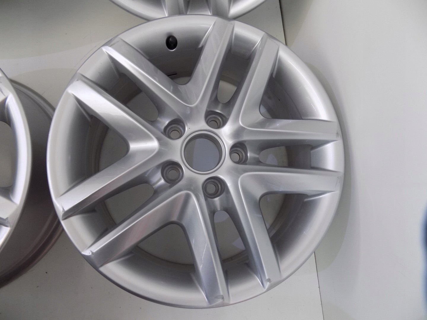 Alu Felge Volkswagen T3 Tiguan Aluminum rim 16 Zoll 6.5J 5x112 33ET 5N0601025