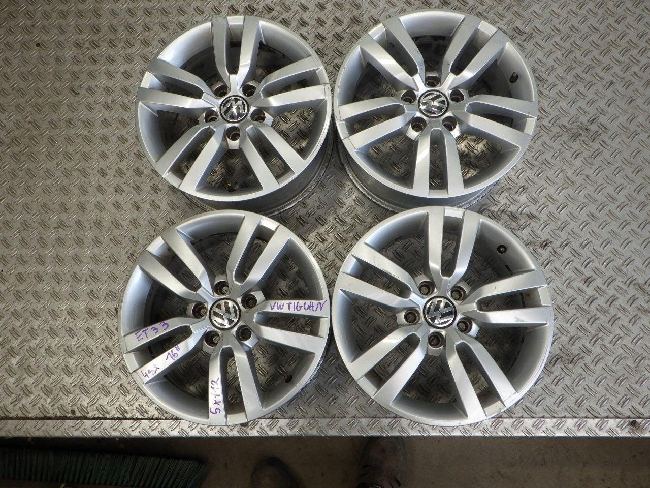  Alu Felge Volkswagen T3 Tiguan Aluminum rim 16 Zoll 6.5J 5x112 33ET 5N0601025 product image