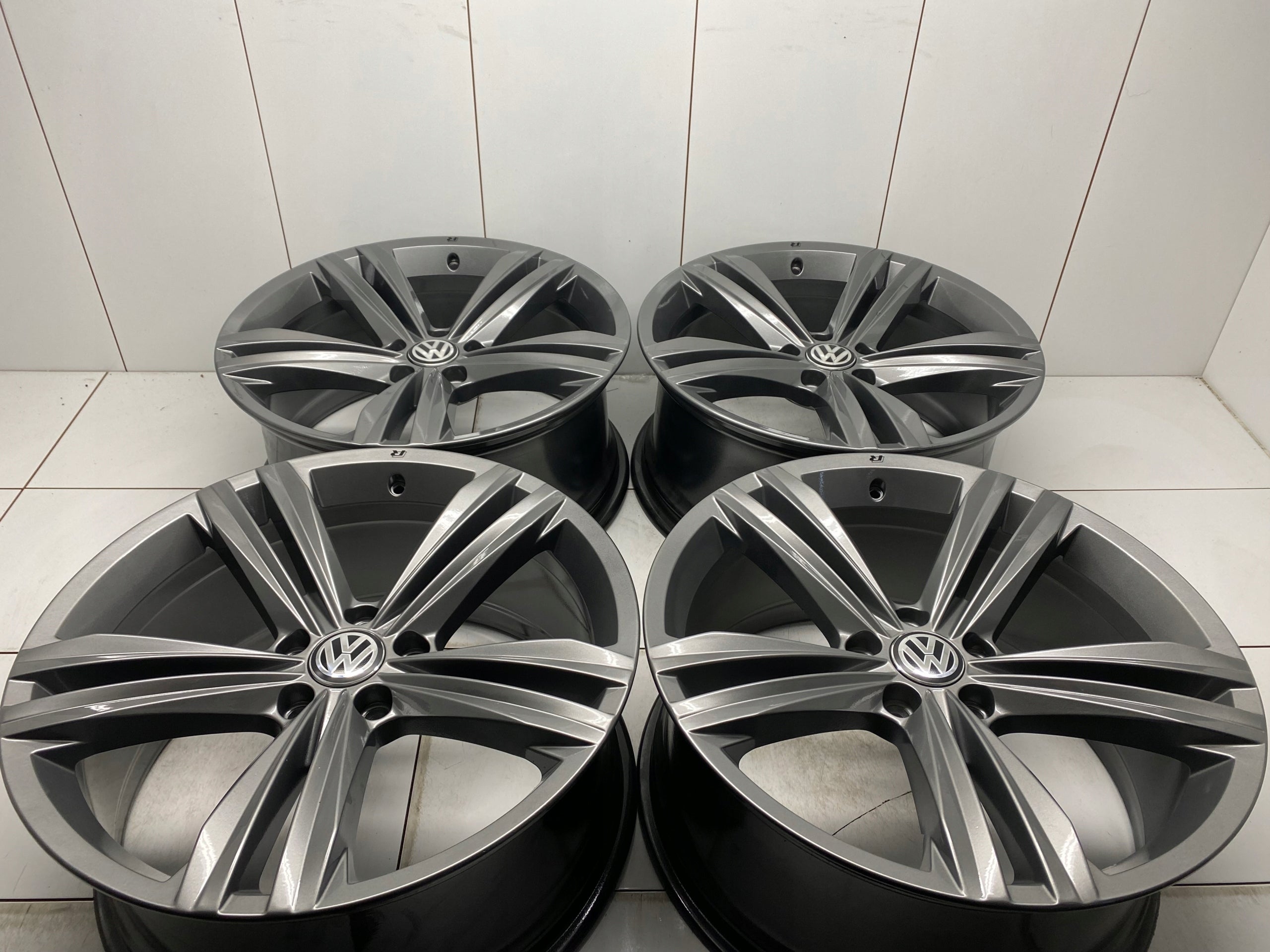  Alu Felge Volkswagen T3 Tiguan 19 Zoll 8.5J 5x112 38ET 5NA601025R product image