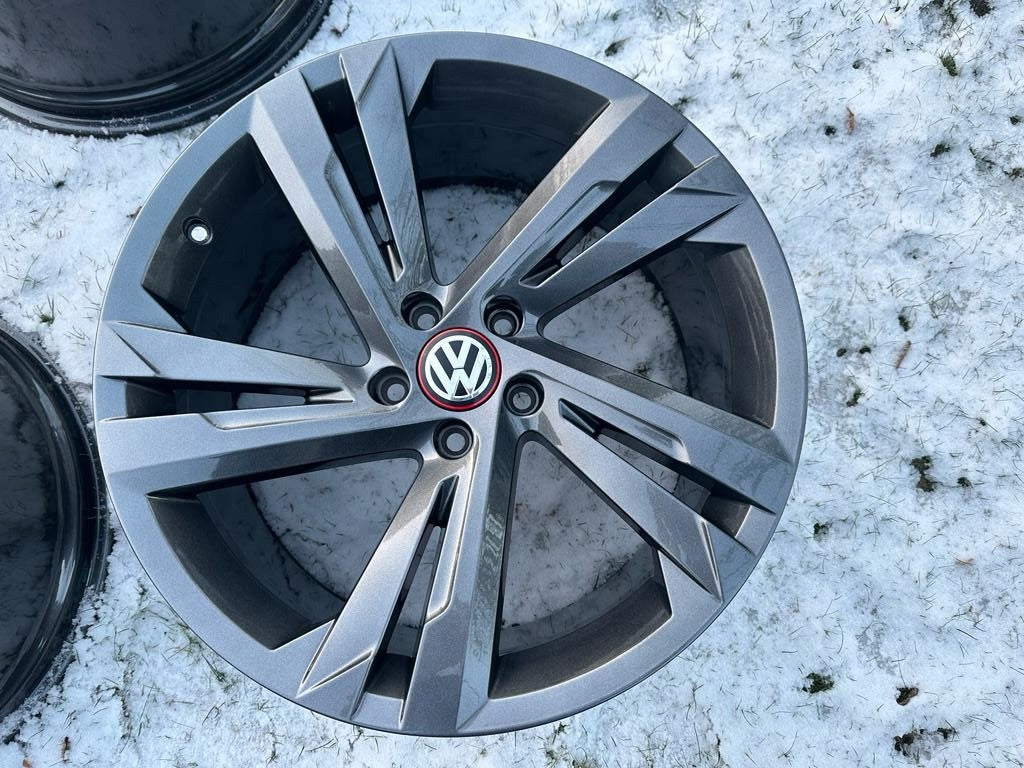 Alu Felge Volkswagen T3 Tiguan 19 Zoll 8.5J 5x112 33ET 5NA601025AG