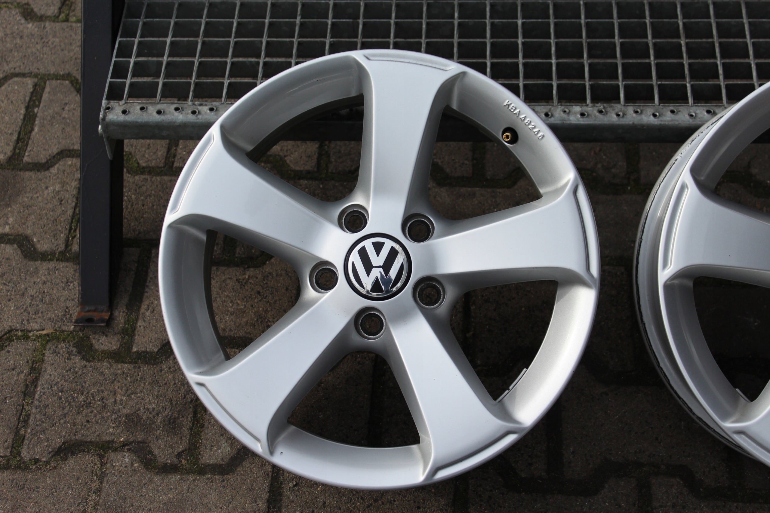 Alu Felge Volkswagen T3 Tiguan 16 Zoll 6.5J 5x112 33ET 7N0071496A