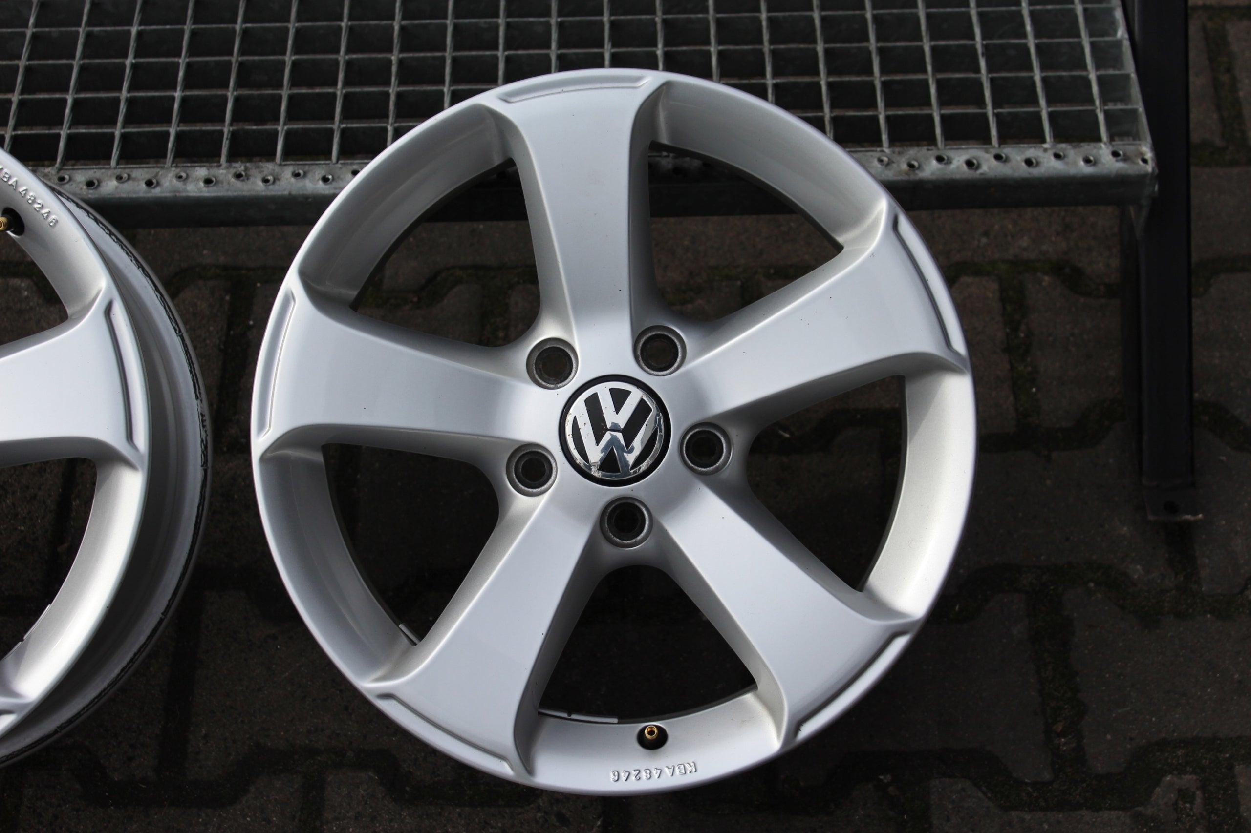 Alu Felge Volkswagen T3 Tiguan 16 Zoll 6.5J 5x112 33ET 7N0071496A