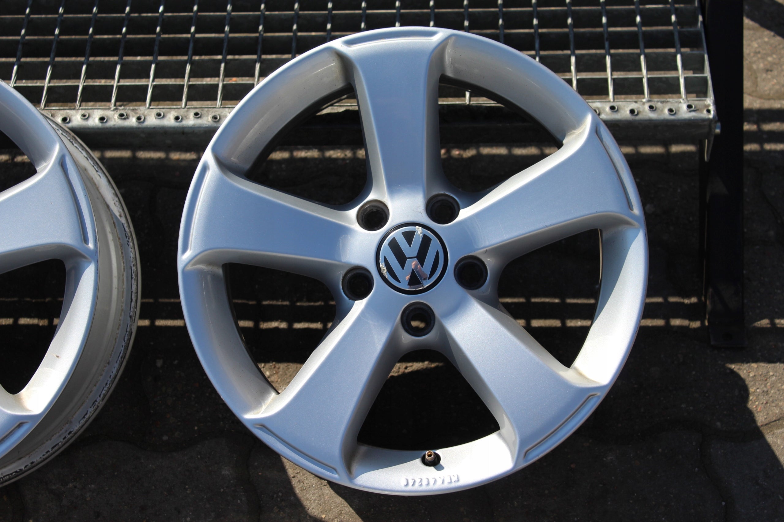 Alu Felge Volkswagen T3 Tiguan 16 Zoll 6.5J 5x112 33ET 7N0071496A