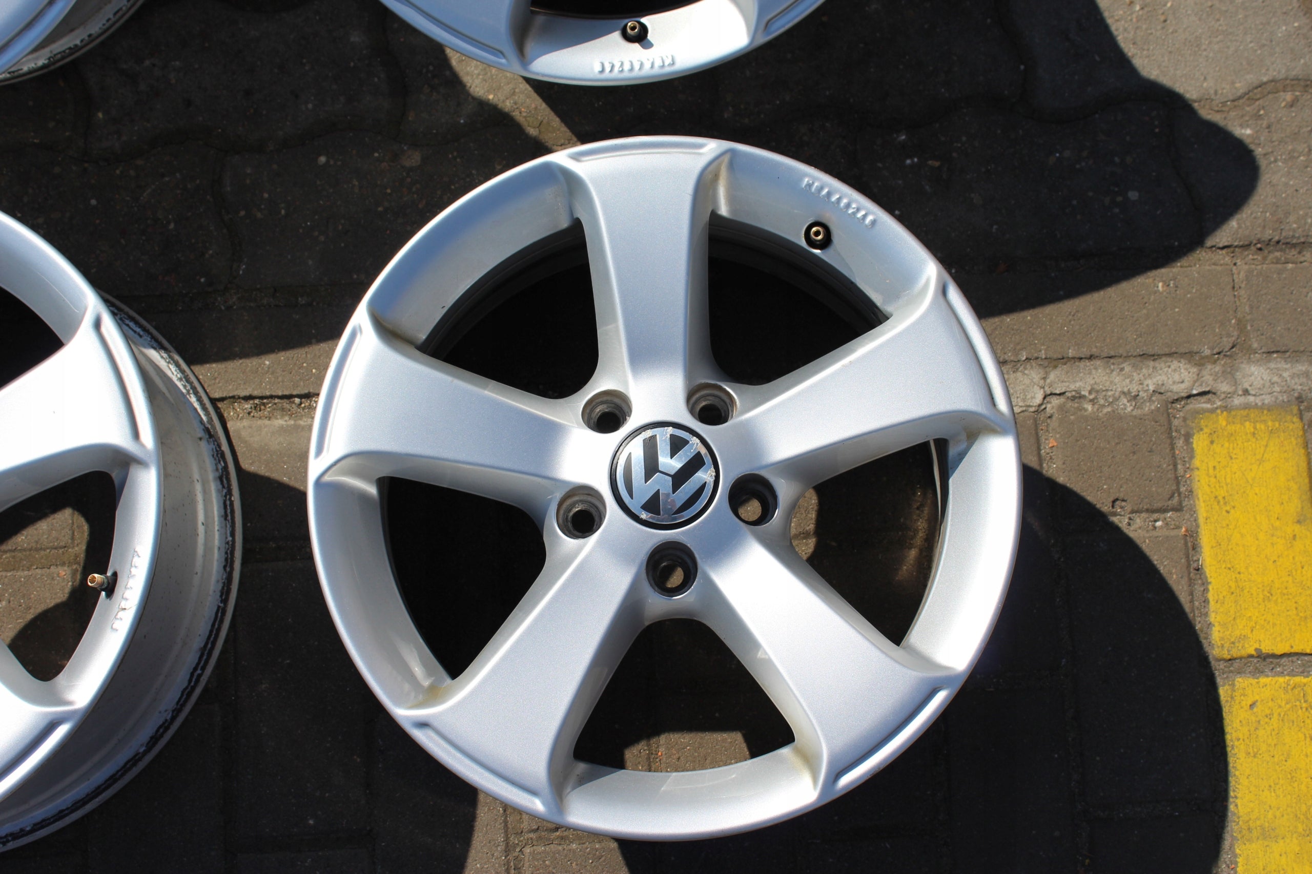 Alu Felge Volkswagen T3 Tiguan 16 Zoll 6.5J 5x112 33ET 7N0071496A