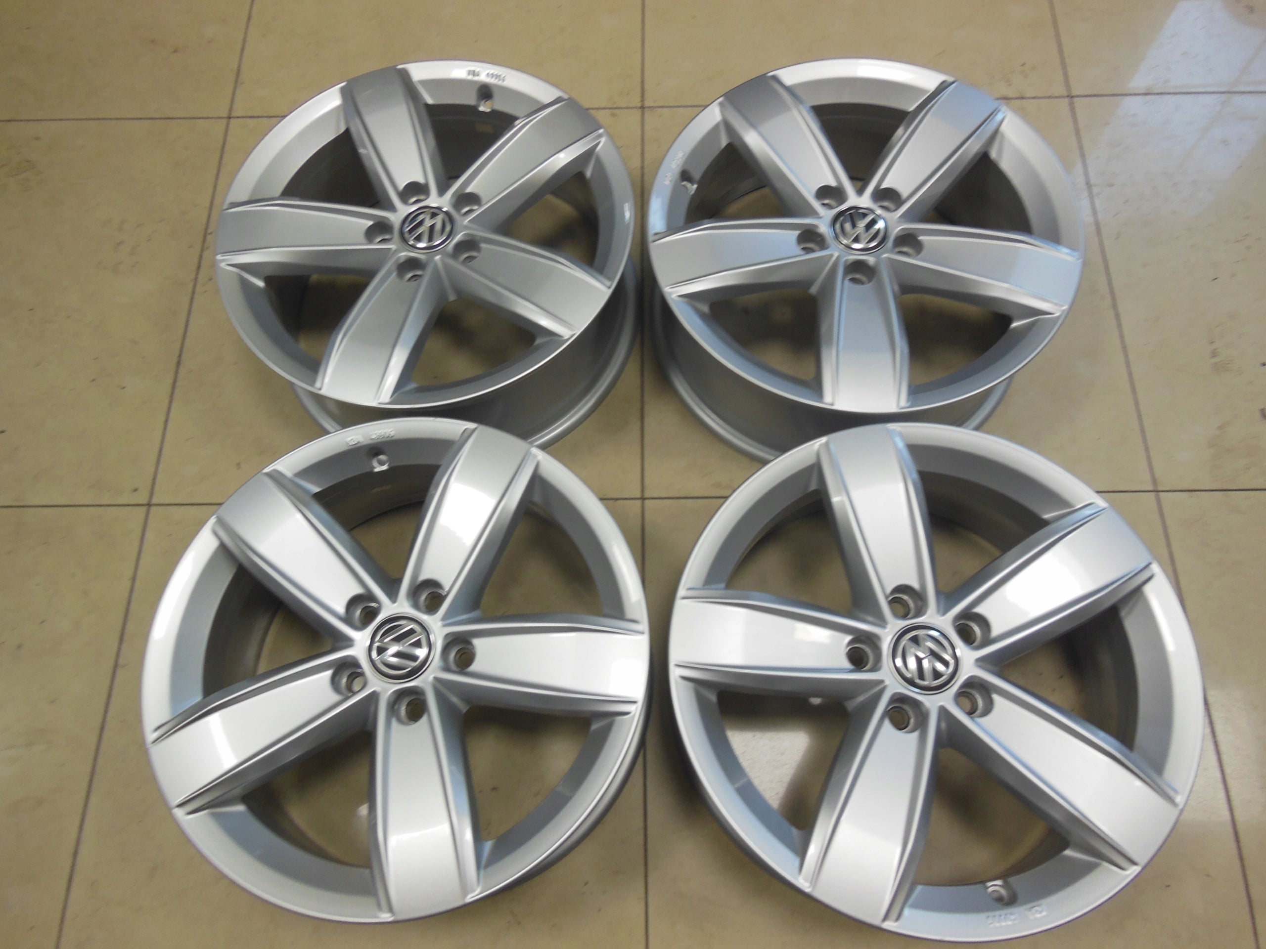 Alu Felge Volkswagen T3 Tiguan 17 Zoll 6.5J 5x112 38ET 5NA071497V