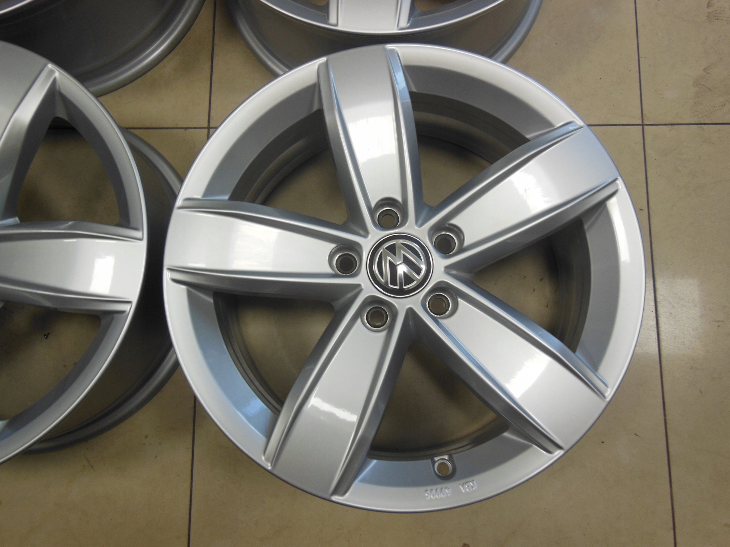 Alu Felge Volkswagen T3 Tiguan 17 Zoll 6.5J 5x112 38ET 5NA071497V