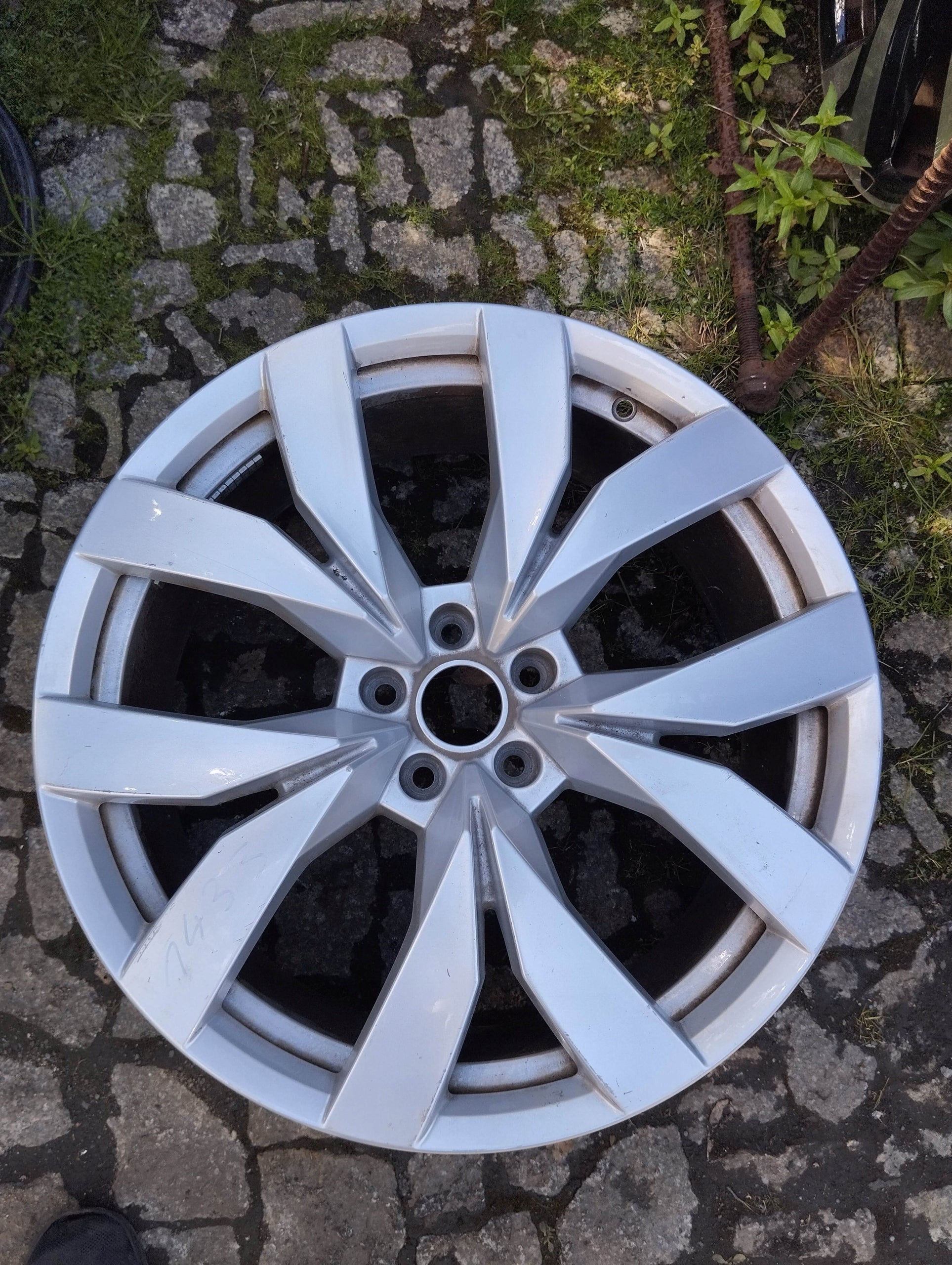 1x Alu Felge Volkswagen T3 Touareg 20 Zoll 9.0J 5x112 33ET 760601025c