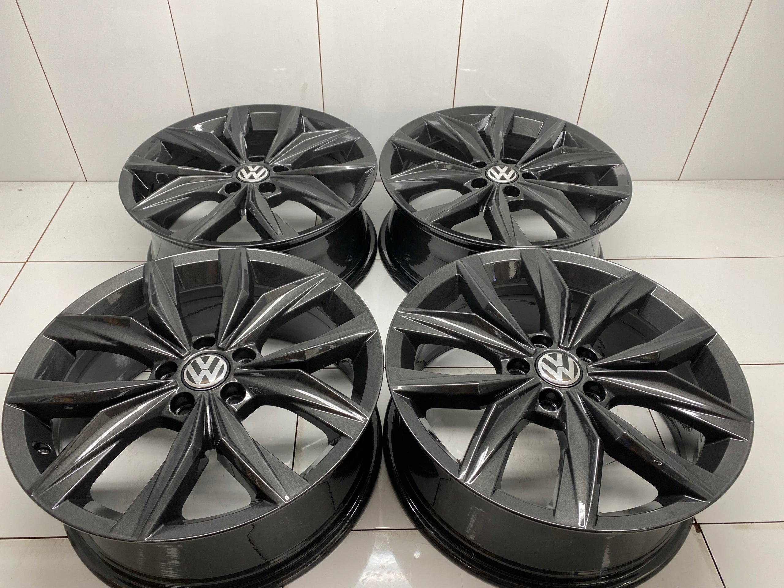 Alu Felge Volkswagen Tiguan T4 18 Zoll 7.0J 5x112 43ET 5N0601025A