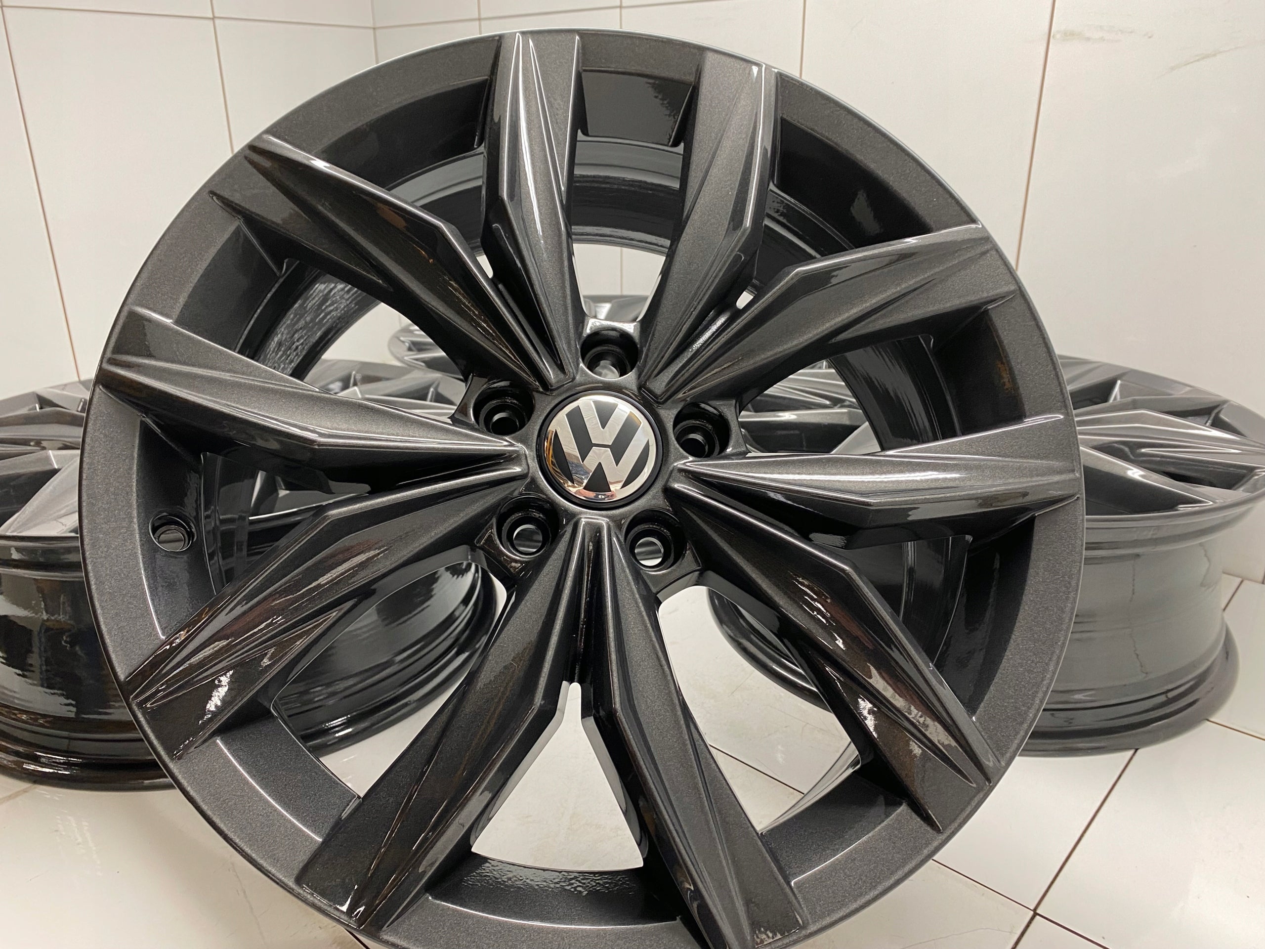 Alu Felge Volkswagen Tiguan T4 18 Zoll 7.0J 5x112 43ET 5N0601025A