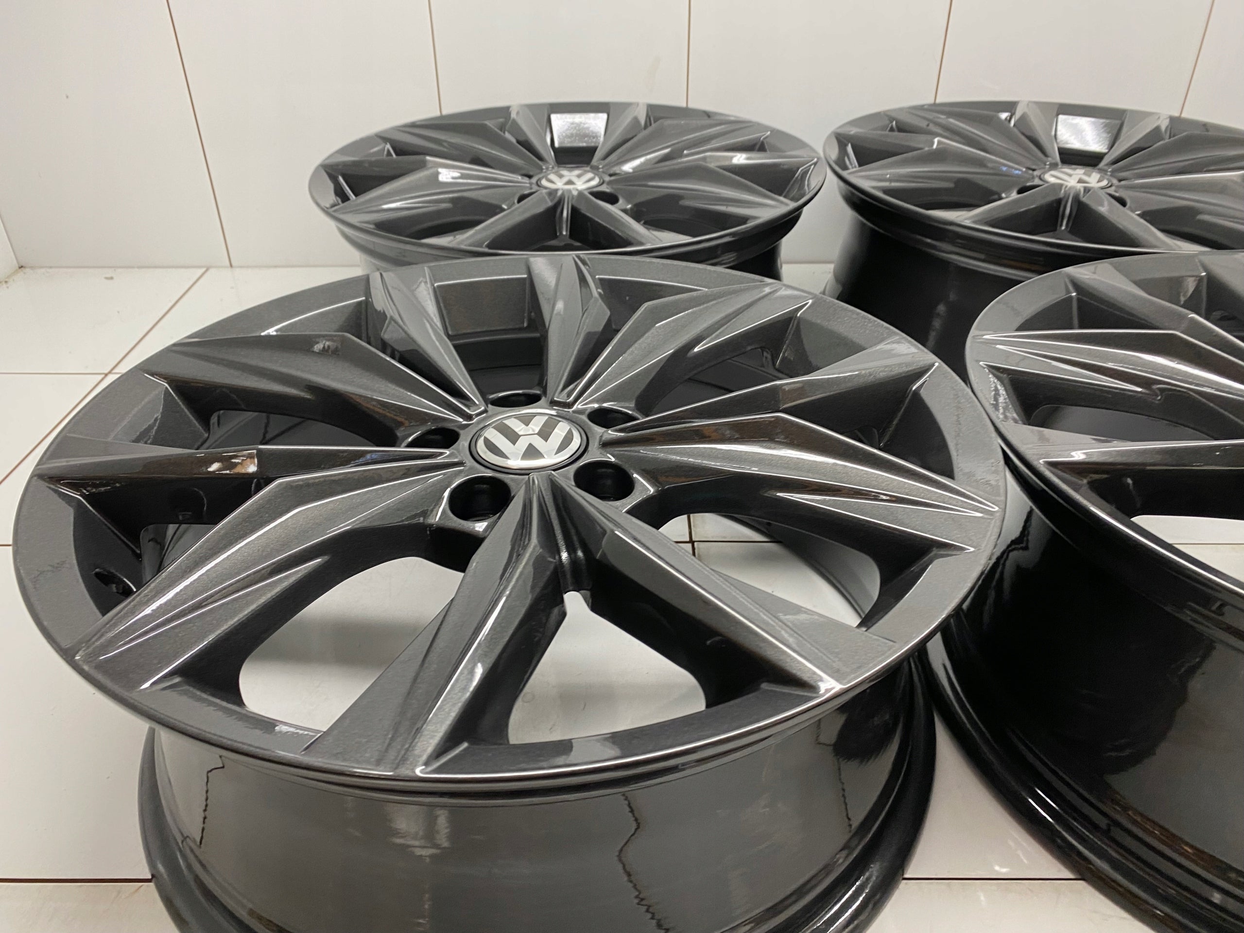 Alu Felge Volkswagen Tiguan T4 18 Zoll 7.0J 5x112 43ET 5N0601025A