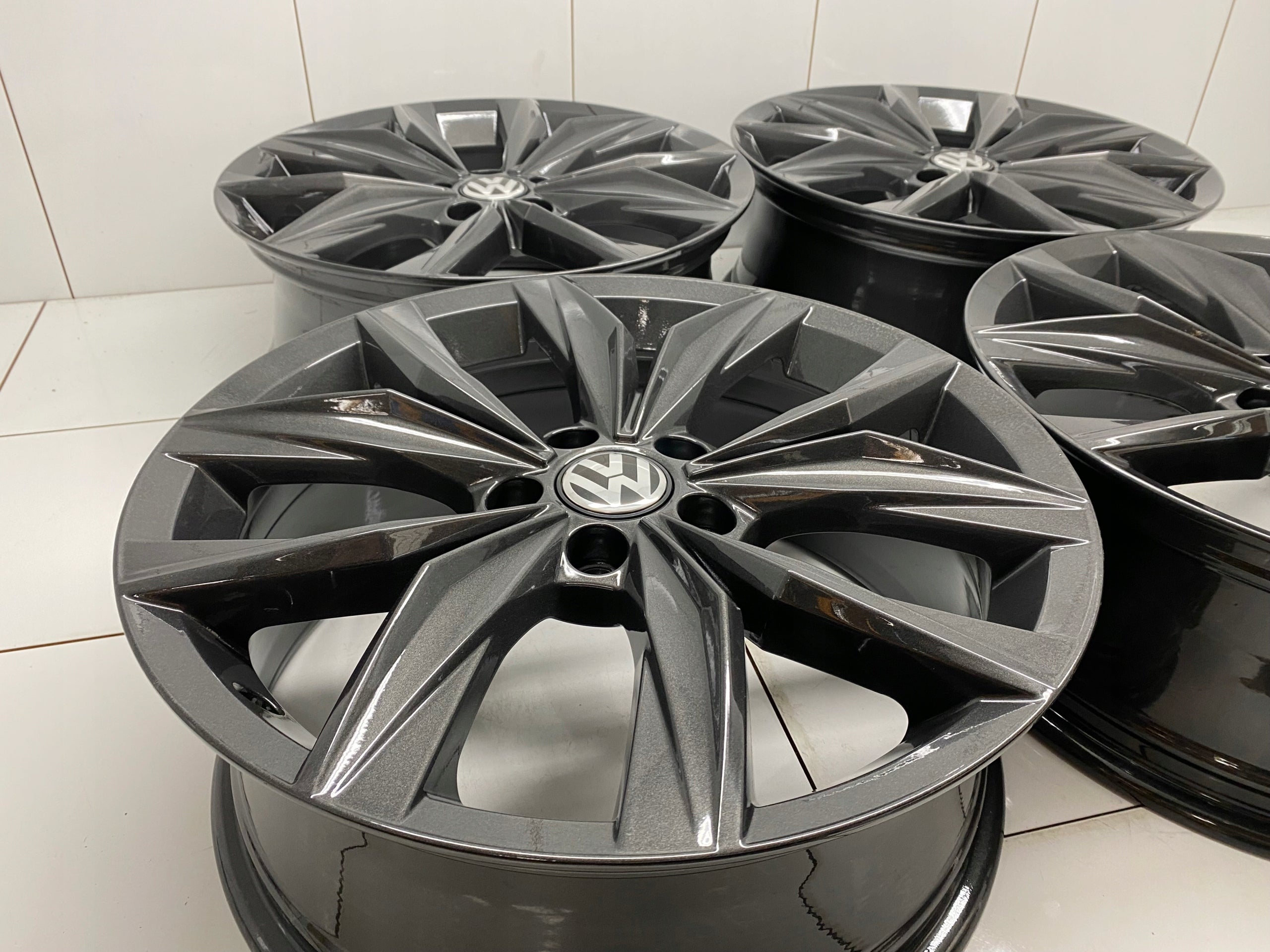 Alu Felge Volkswagen Tiguan T4 18 Zoll 7.0J 5x112 43ET 5N0601025A