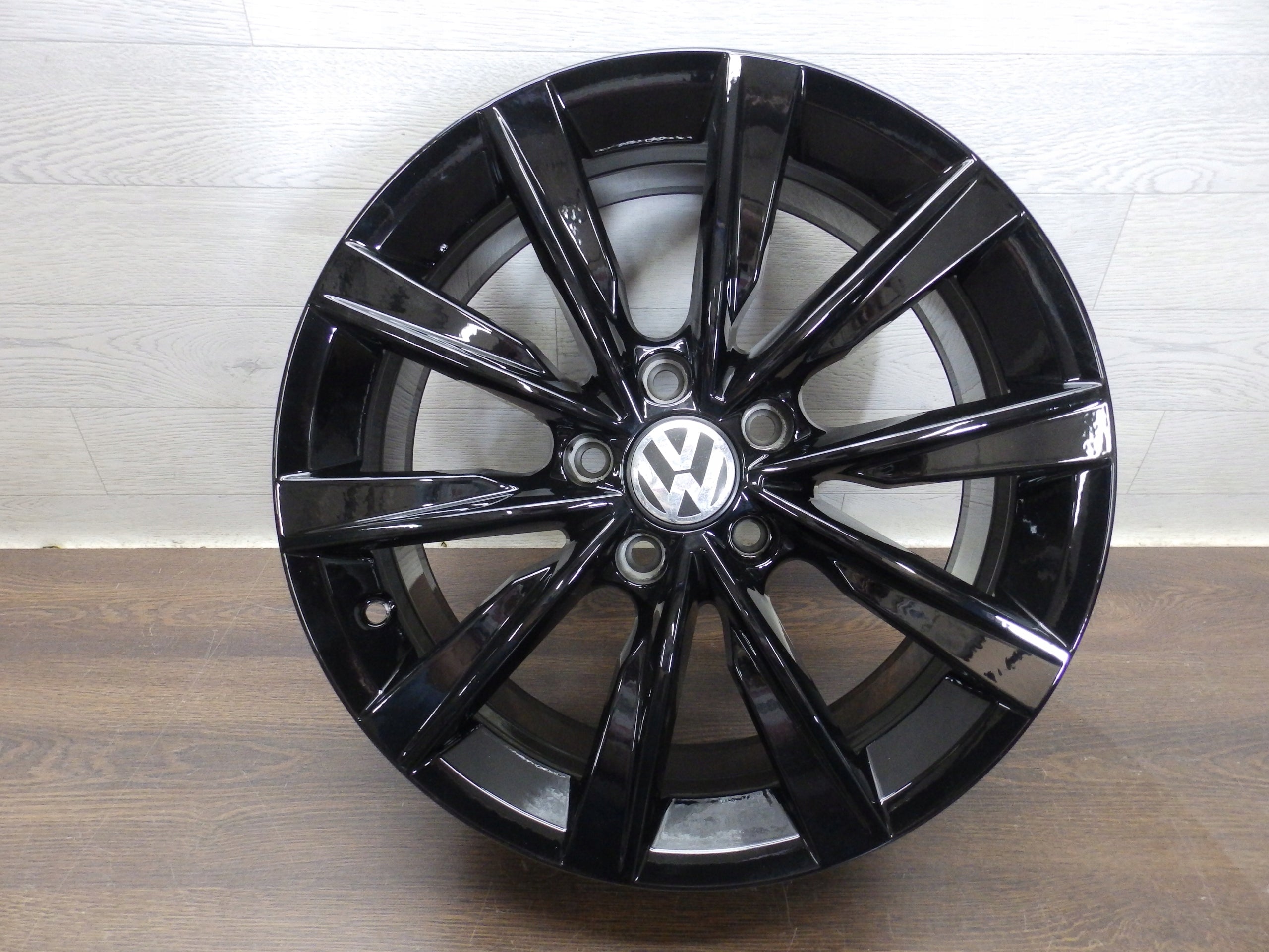 Alu Felge Volkswagen Tiguan T4 17 Zoll 7.0J 5x112 43ET 5N0601025S