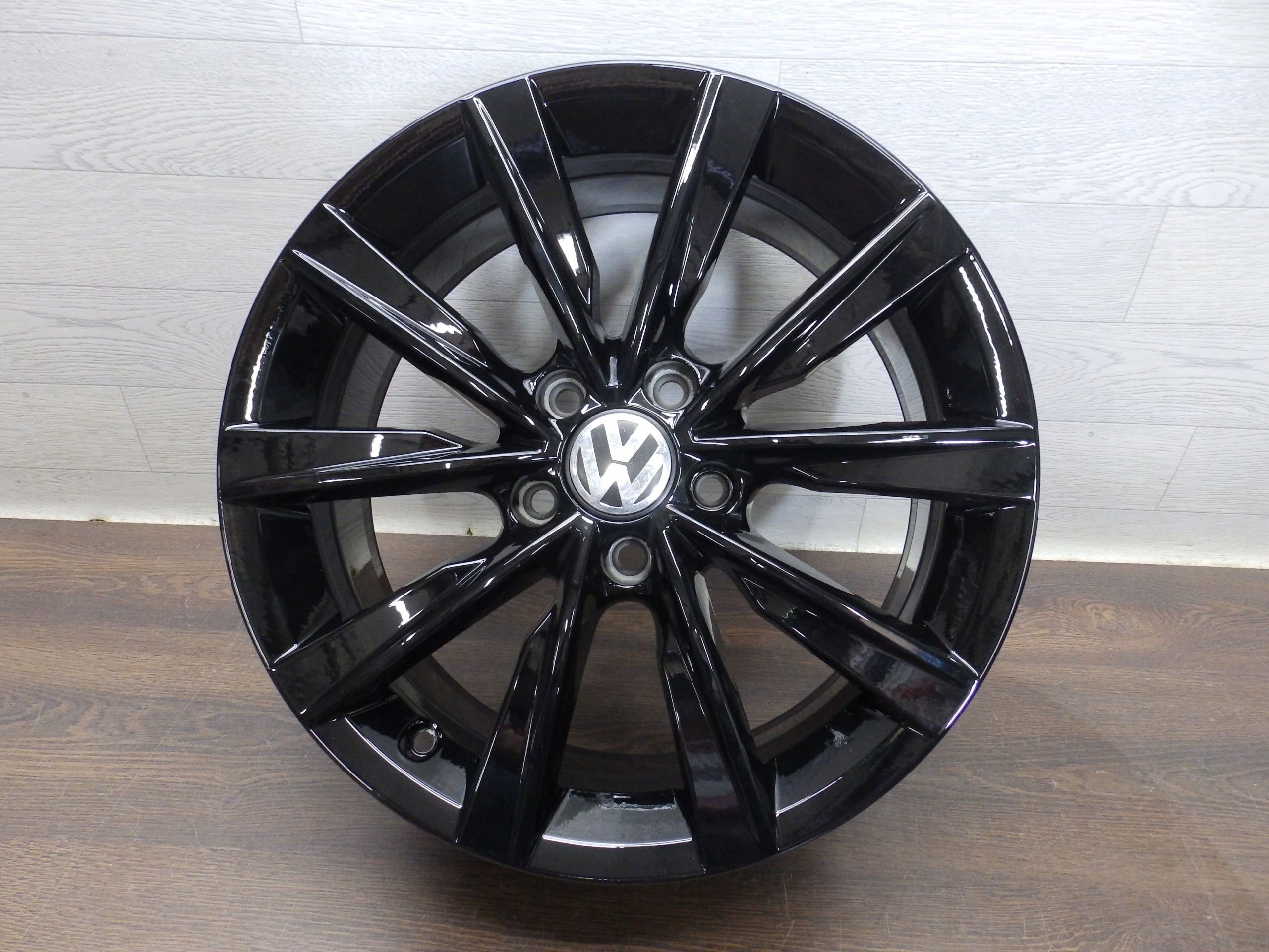 Alu Felge Volkswagen Tiguan T4 17 Zoll 7.0J 5x112 43ET 5N0601025S