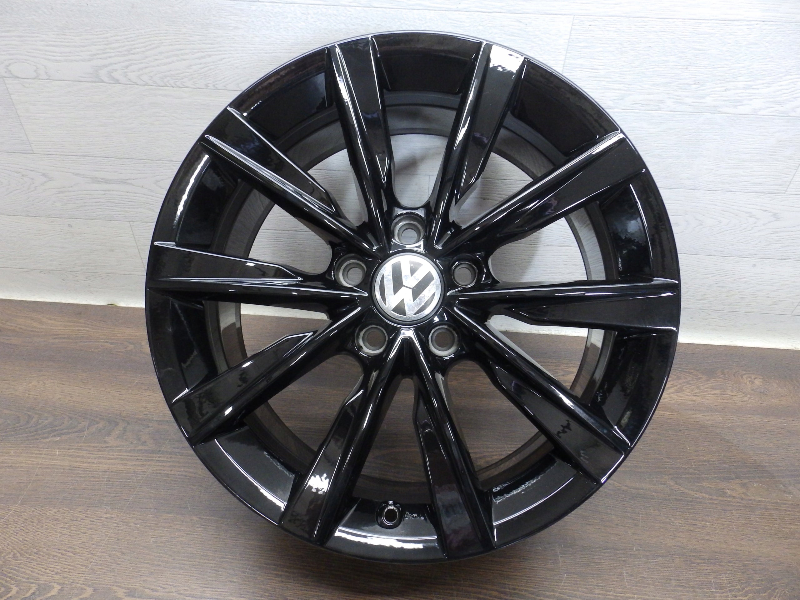 Alu Felge Volkswagen Tiguan T4 17 Zoll 7.0J 5x112 43ET 5N0601025S