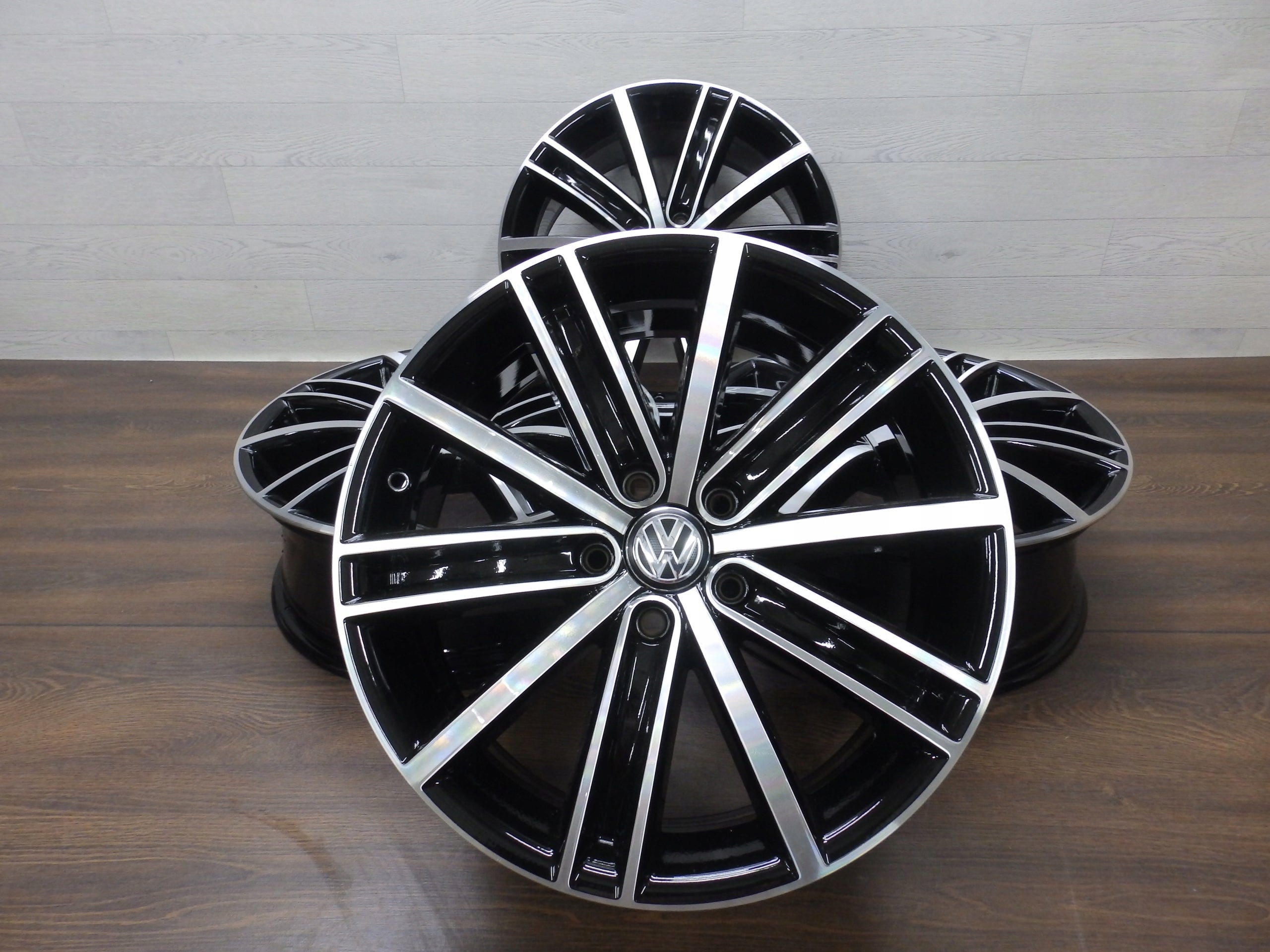 Alu Felge Volkswagen Tiguan T4 Aluminum rim 18 Zoll 7.0J 5x112 43ET 5N0601025