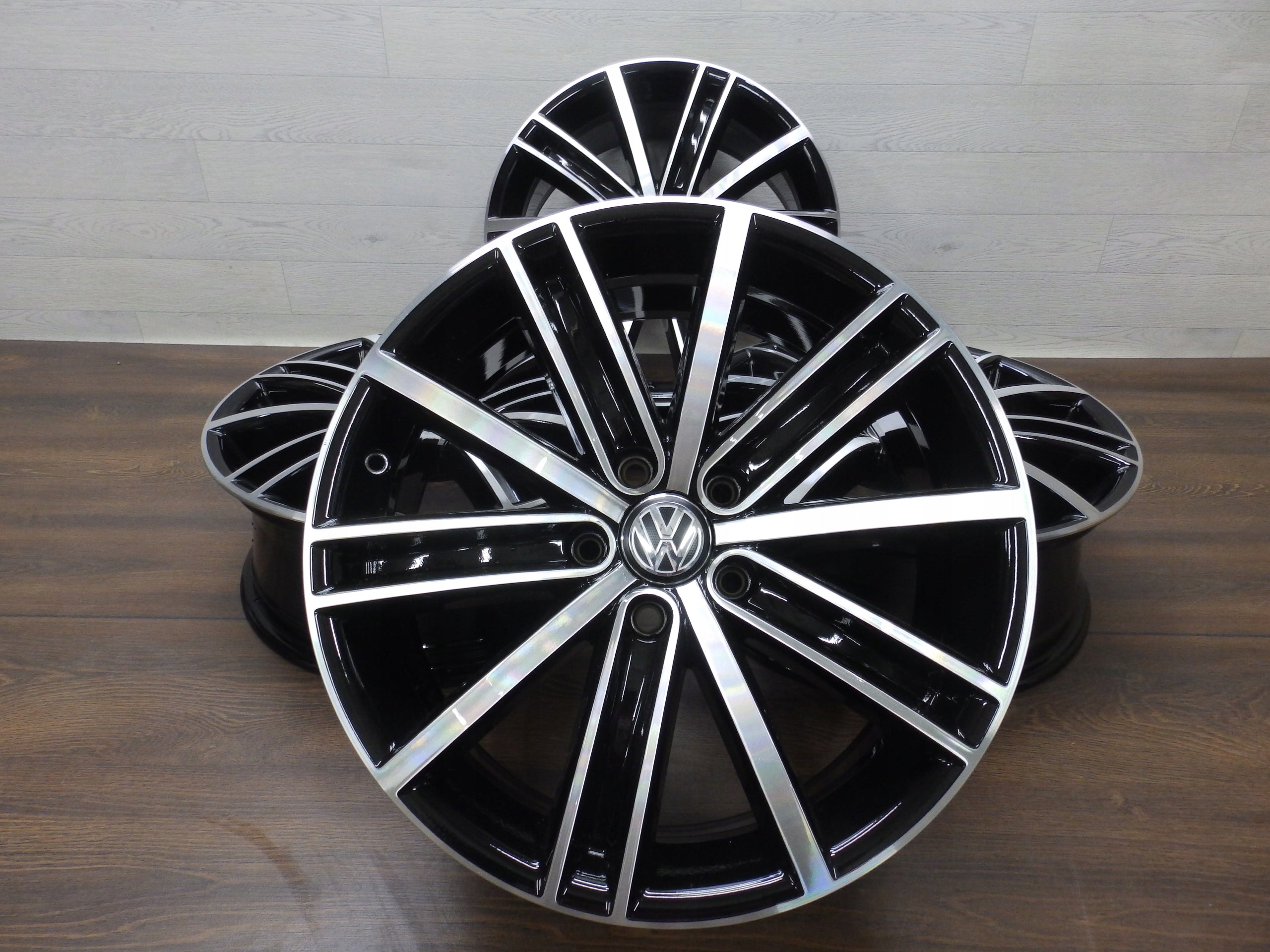 Alu Felge Volkswagen Tiguan T4 Aluminum rim 18 Zoll 7.0J 5x112 43ET 5N0601025